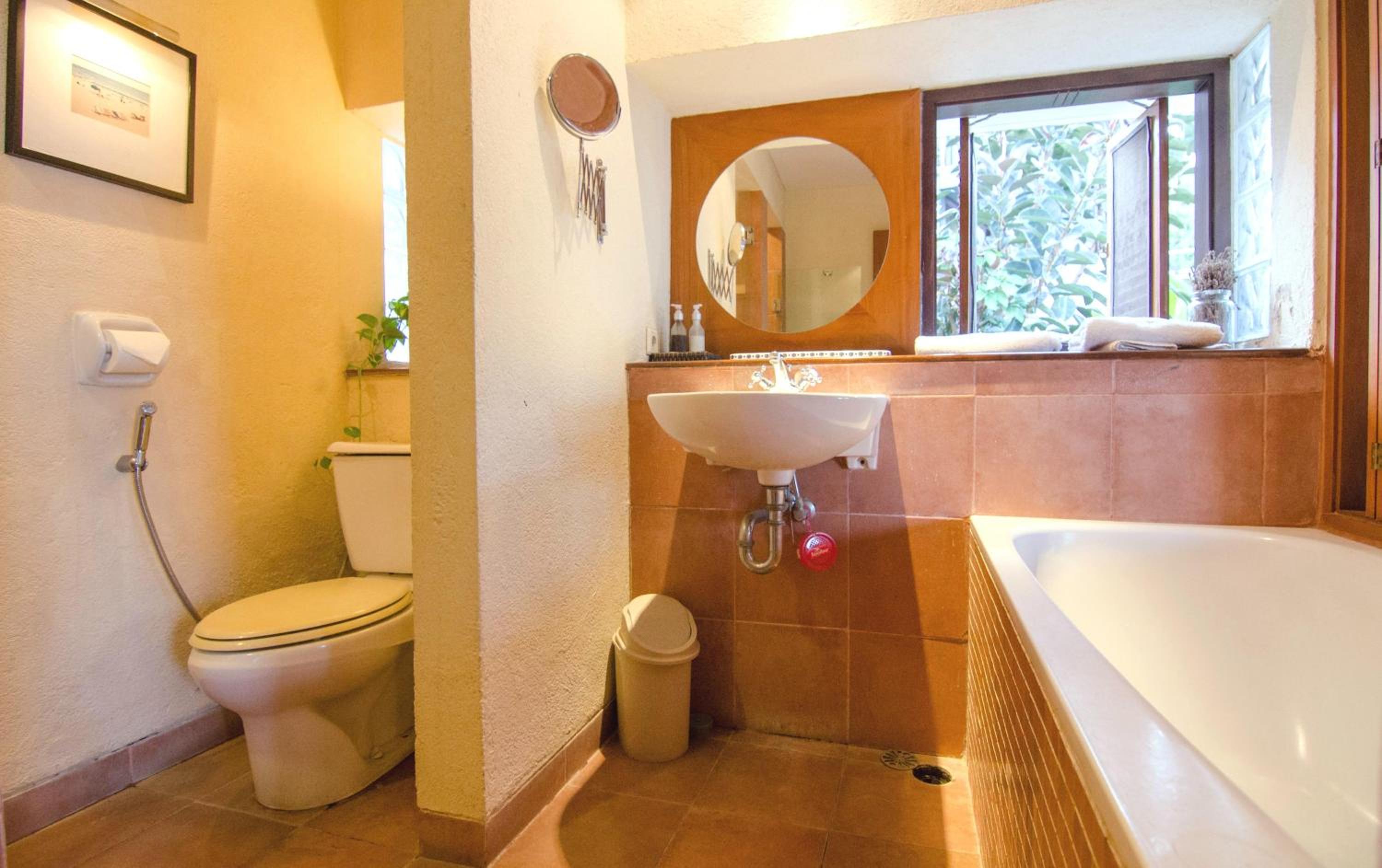 Three-Bedroom Villa - Photo 2