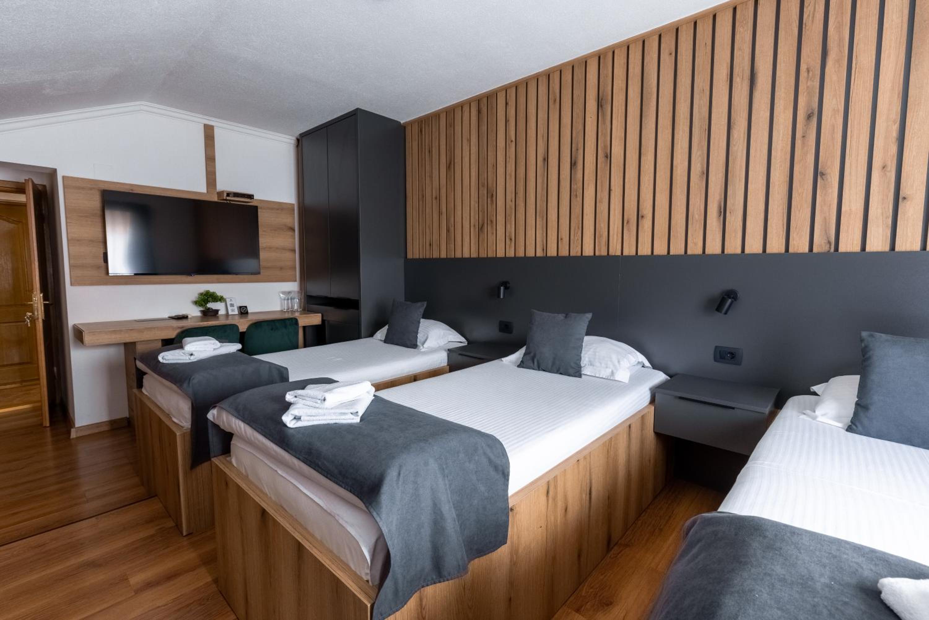 Classic Quadruple Room