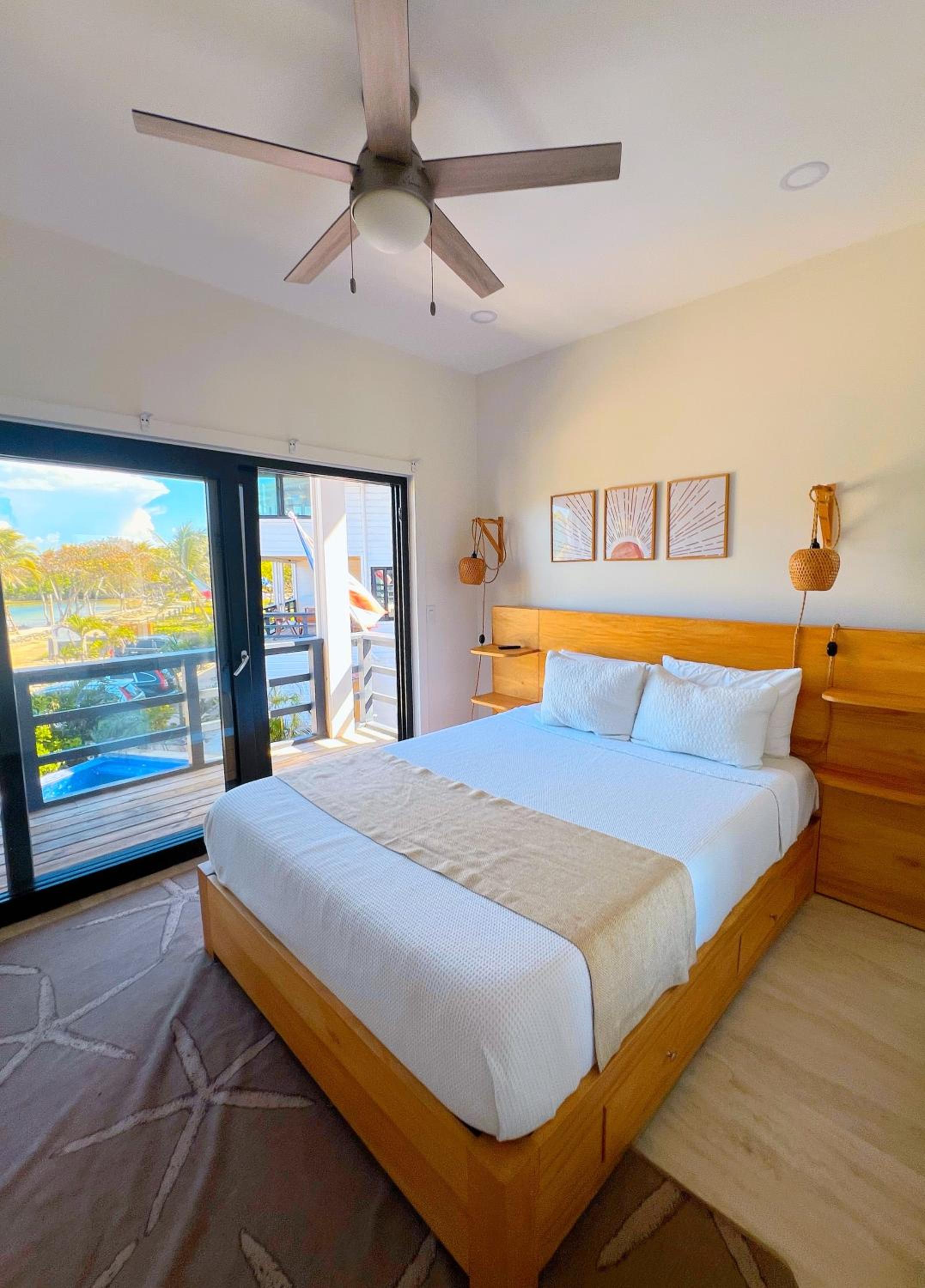 Deluxe One-Bedroom Apartment with Ocean View photo 1