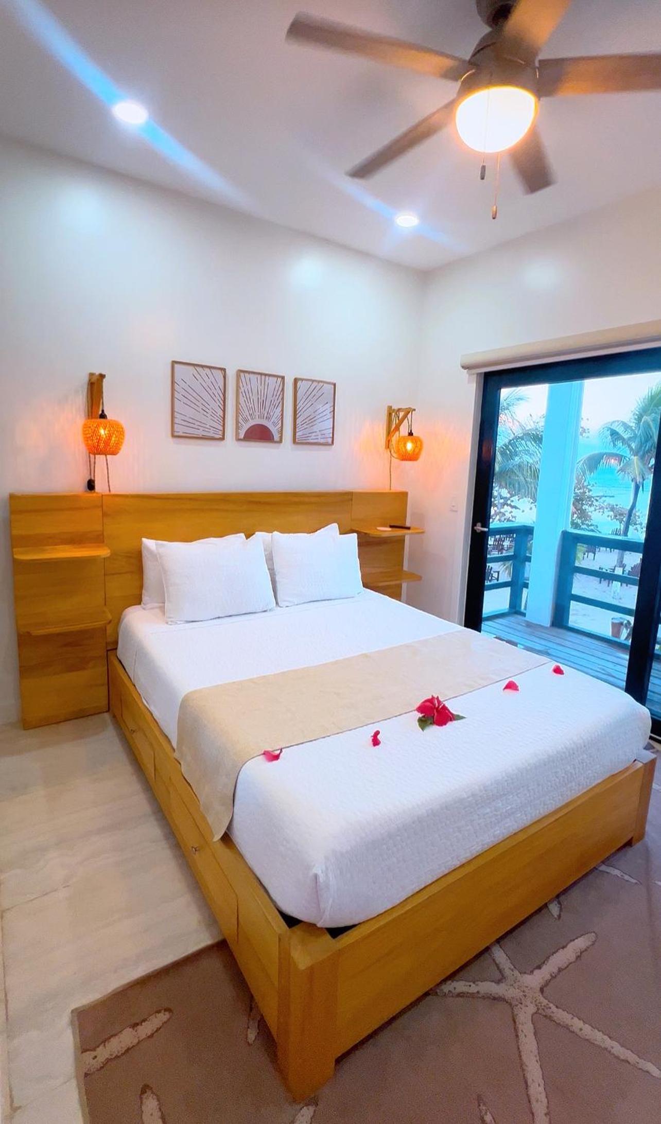 Deluxe One-Bedroom Apartment with Ocean View photo 1