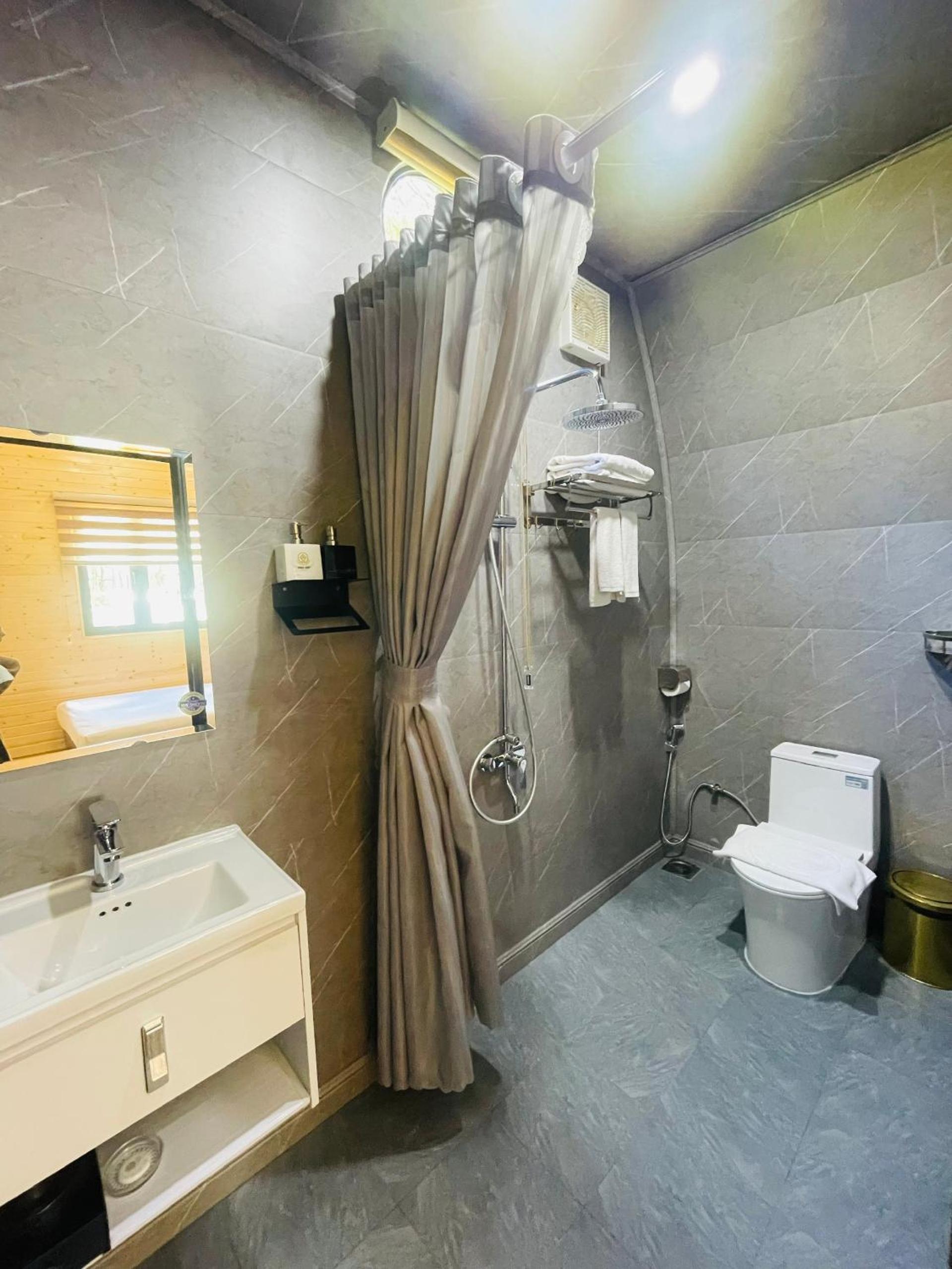 Two-Bedroom Bungalow - Photo 3