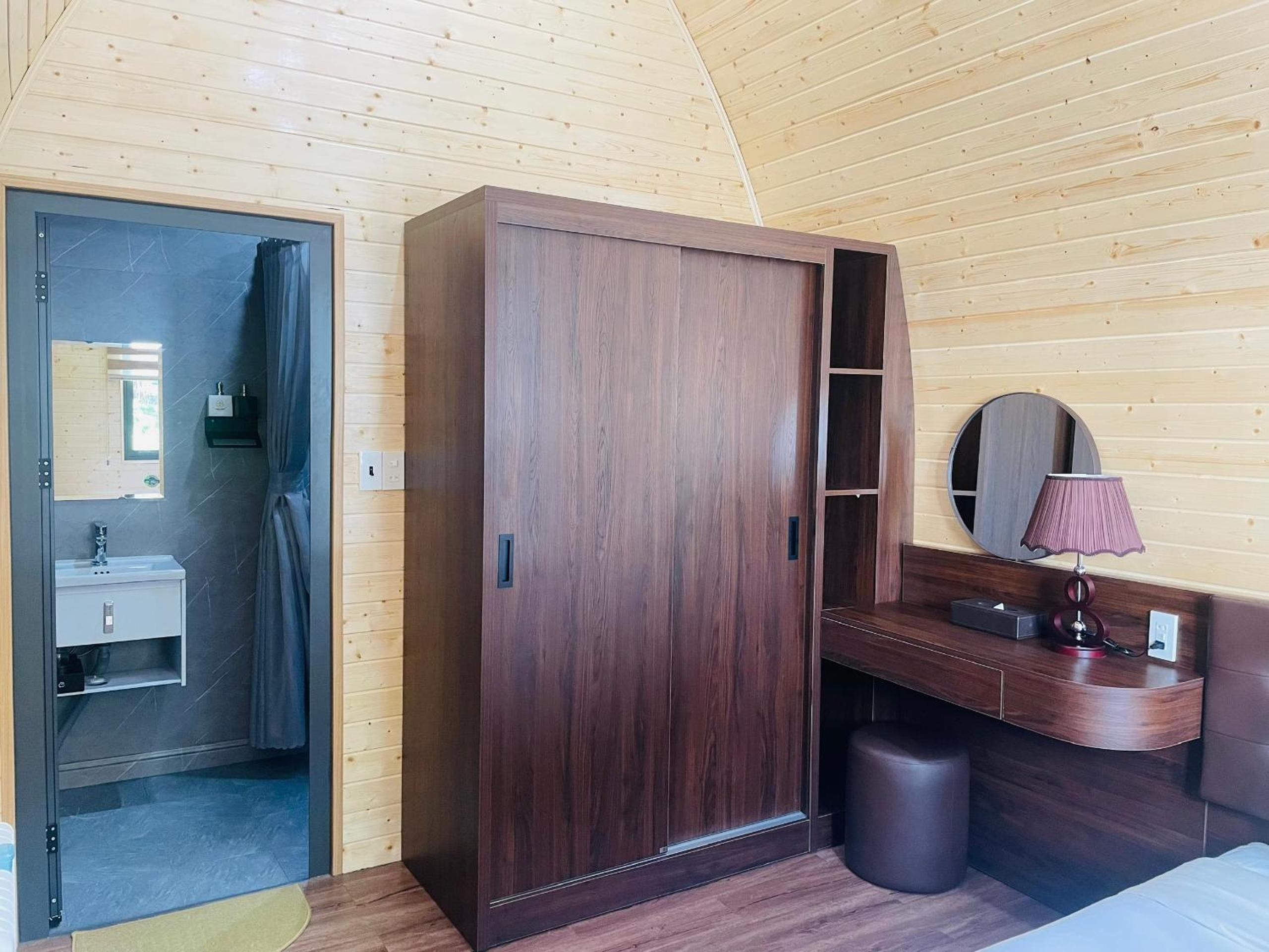 Two-Bedroom Bungalow - Photo 5