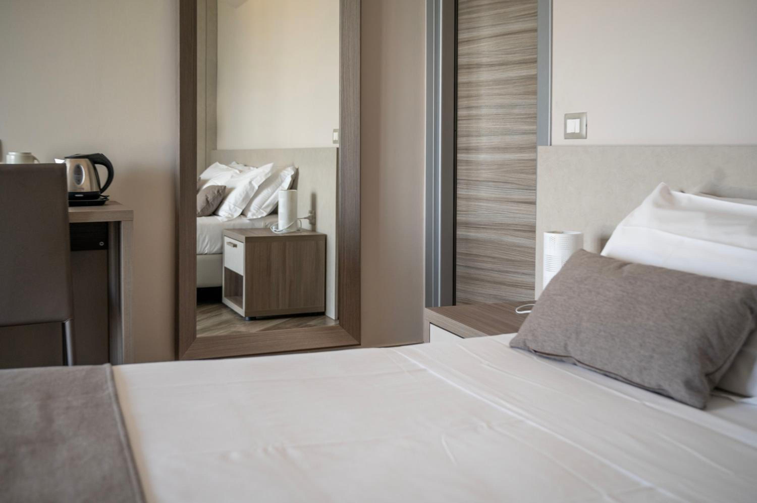 Deluxe Double Room with Balcony and Sea View