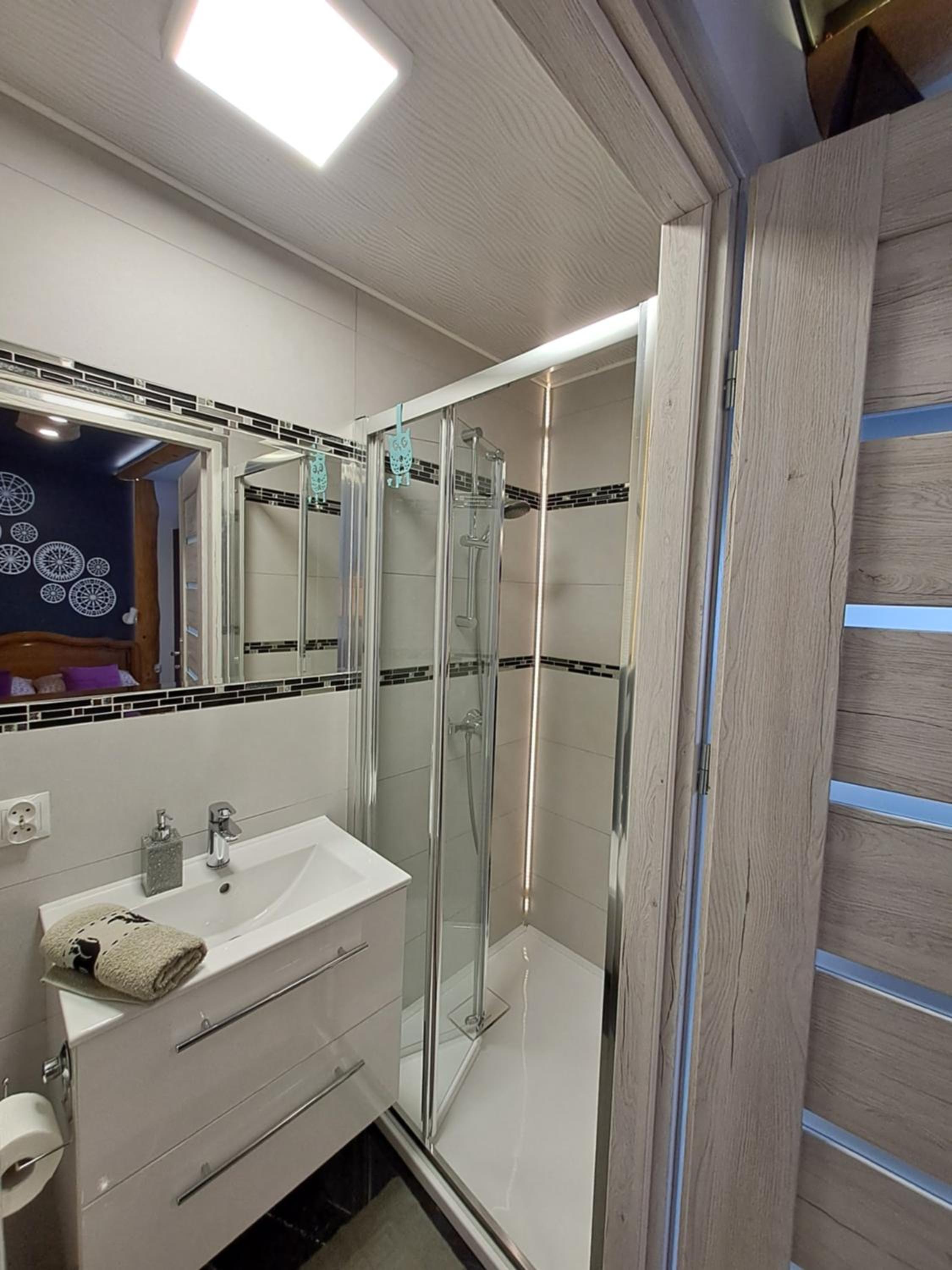 Triple Room with Balcony and Private Bathroom