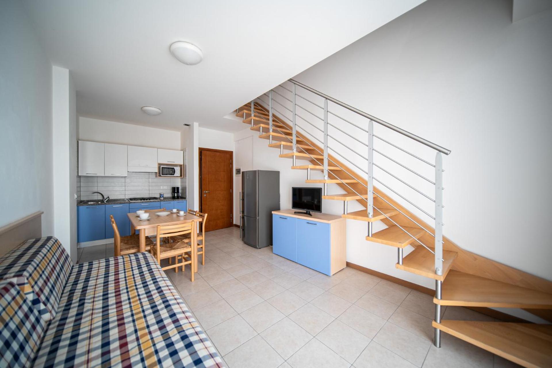Apartment - Split Level photo 2