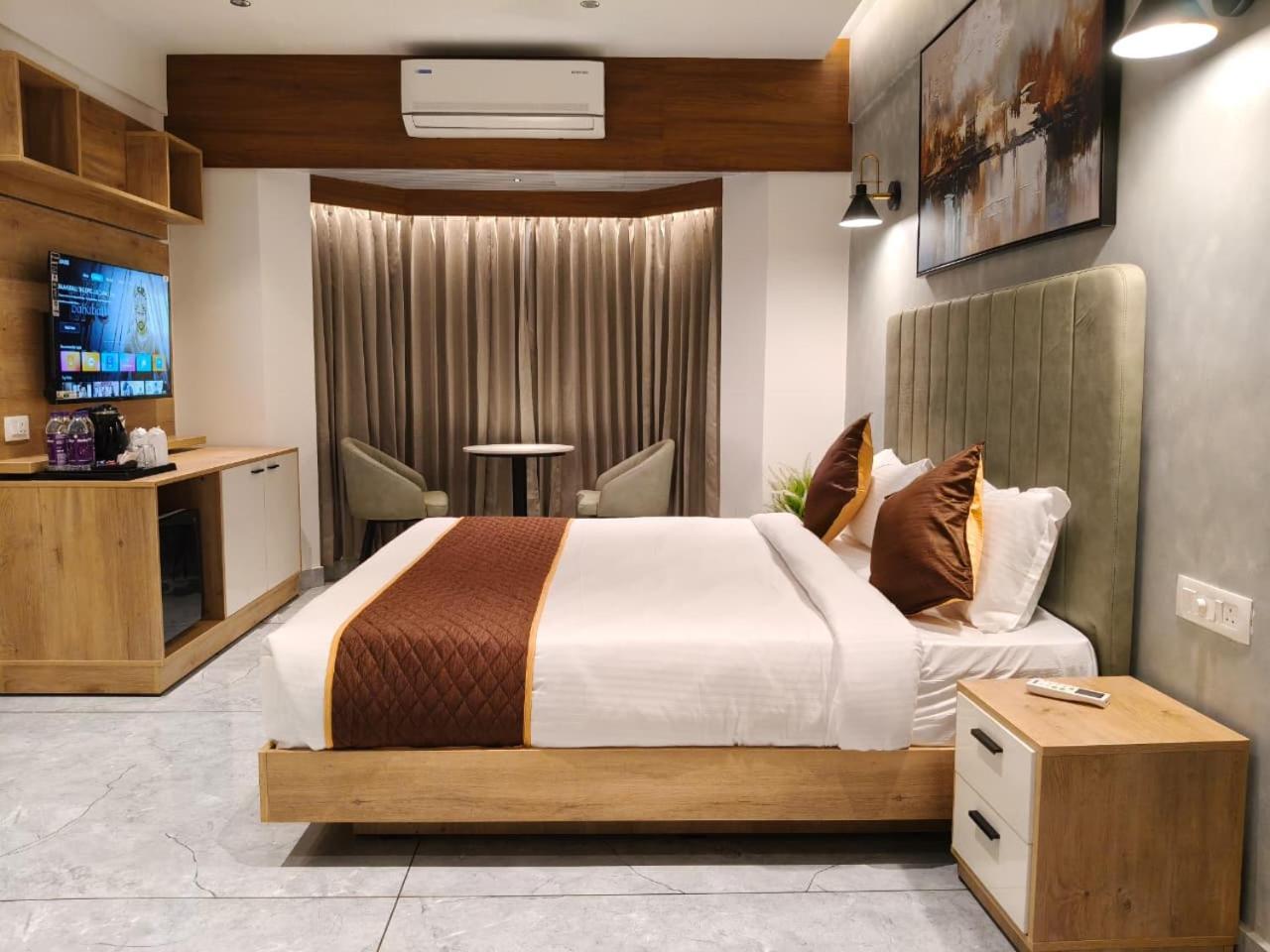Superior King Room