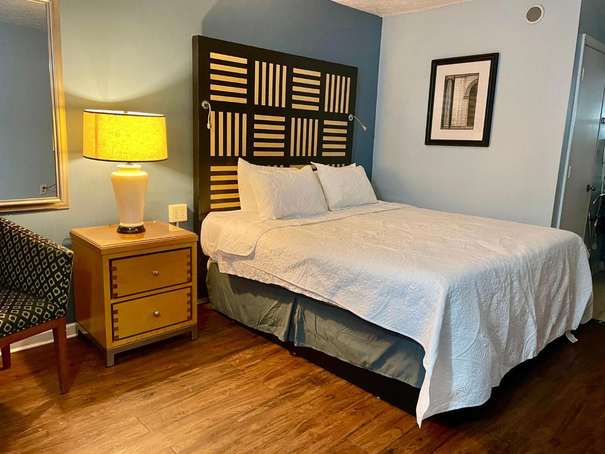 Deluxe King Room - Photo 3