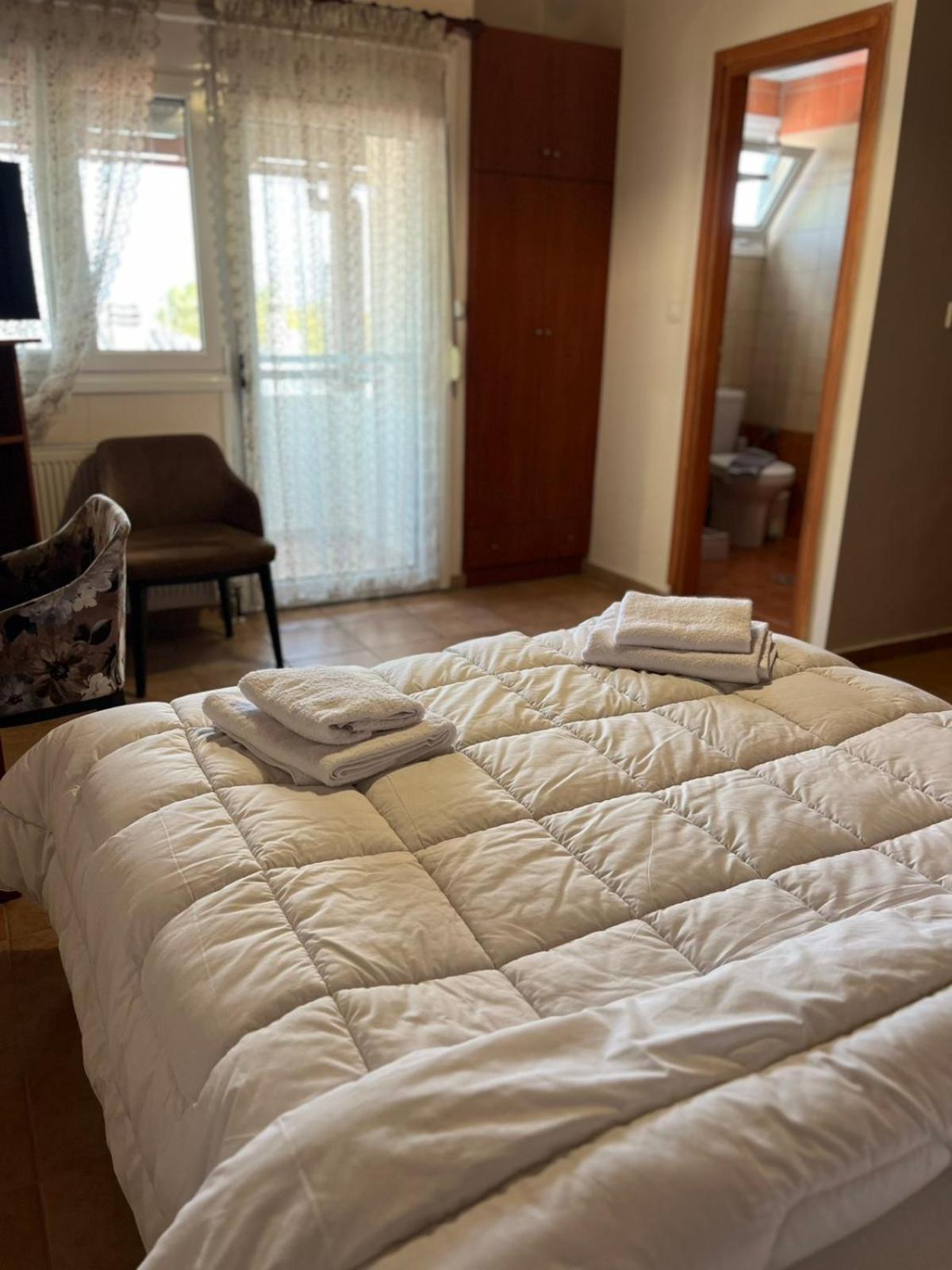 Small Double Room photo 1