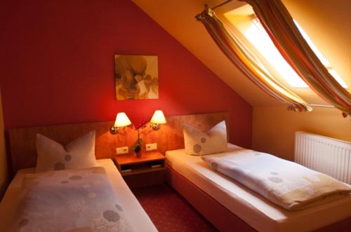 Twin Room - Photo 4