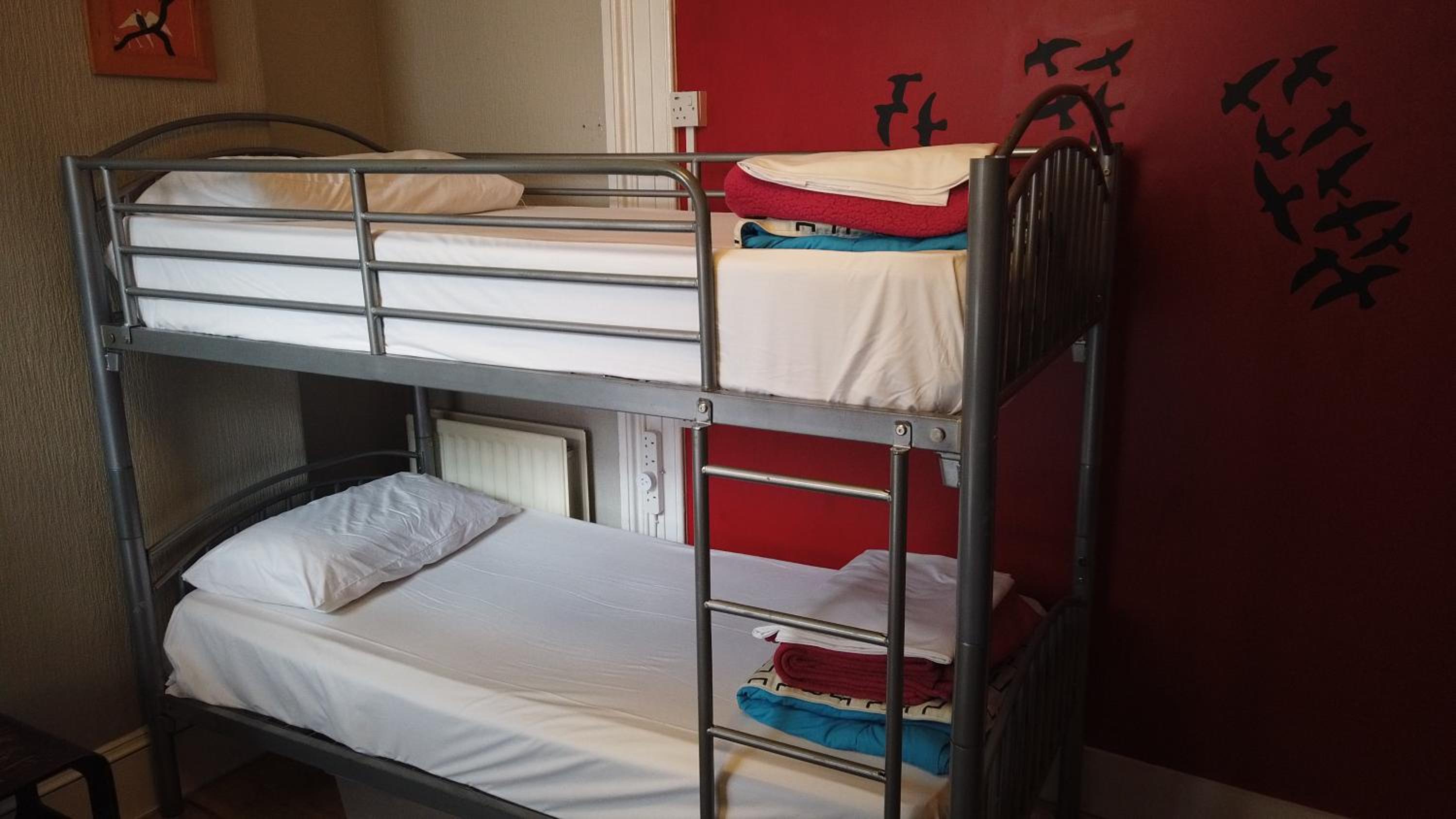 Bed in 6-Bed Mixed Dormitory Room with Shared Bathrooms photo 1