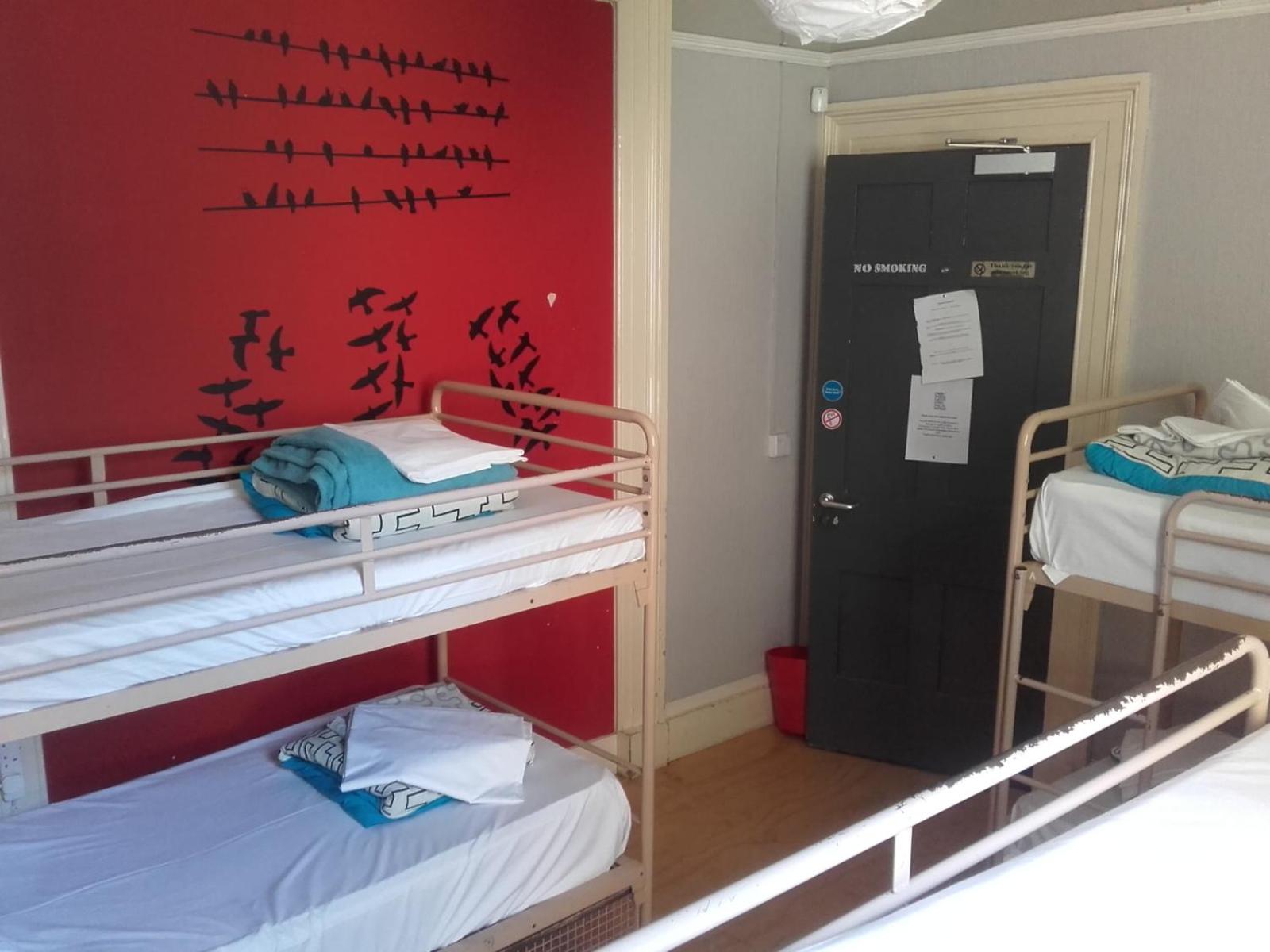 Bed in 6-Bed Mixed Dormitory Room with Shared Bathrooms photo 3