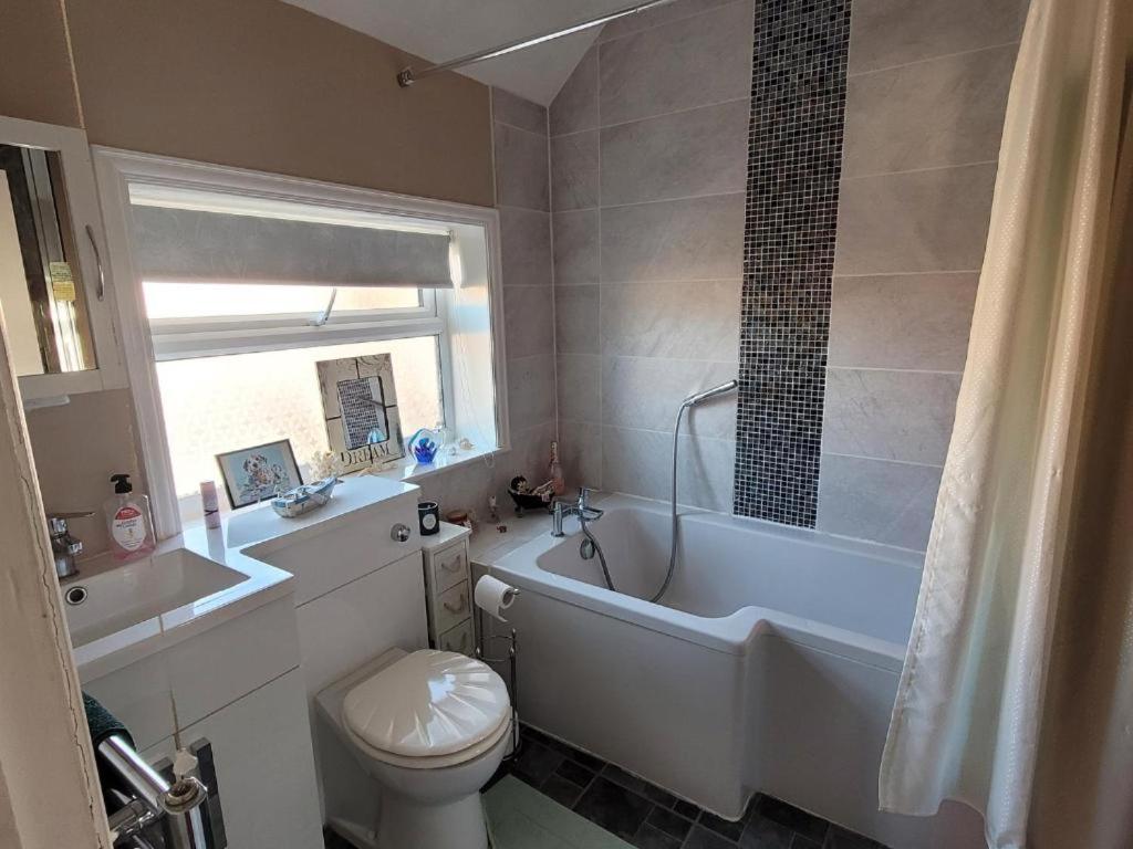 Deluxe King Room photo 2