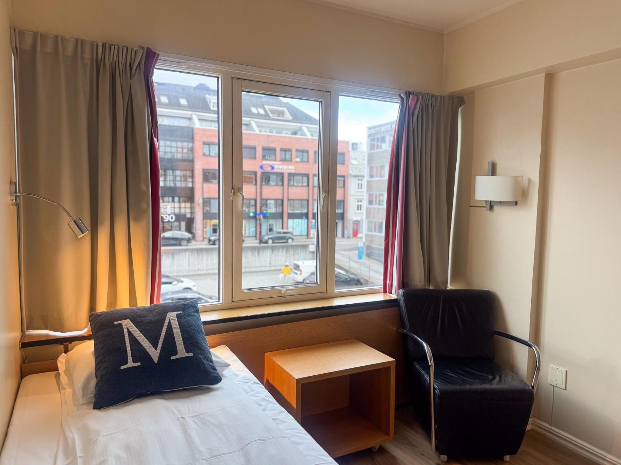 Compact Single Room photo 1