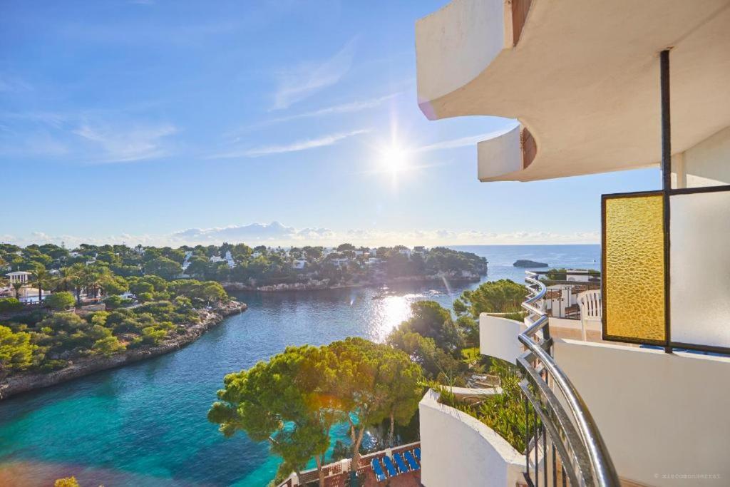 Superior Twin Room with Sea View thumbnail 5