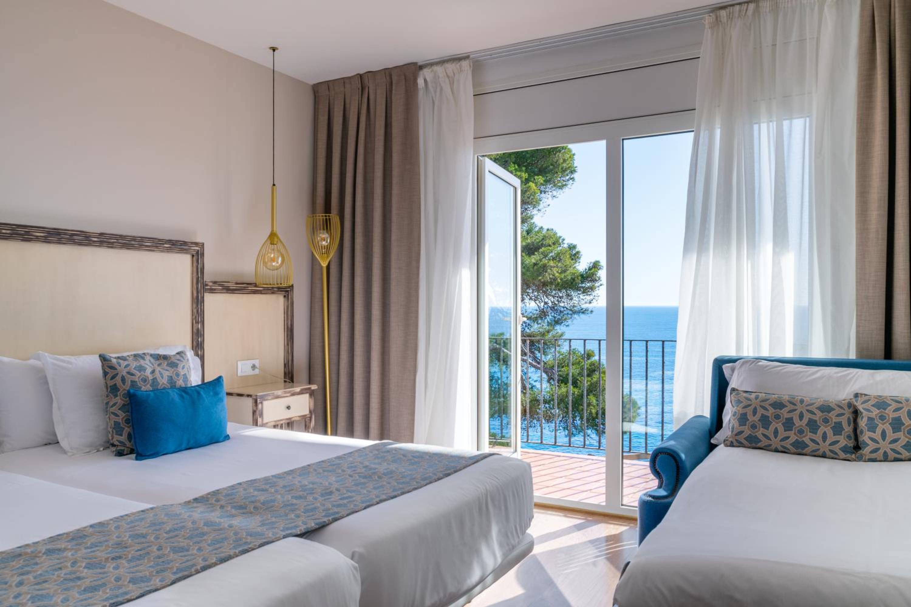 Triple Room with Sea View Triple Room with Sea View
