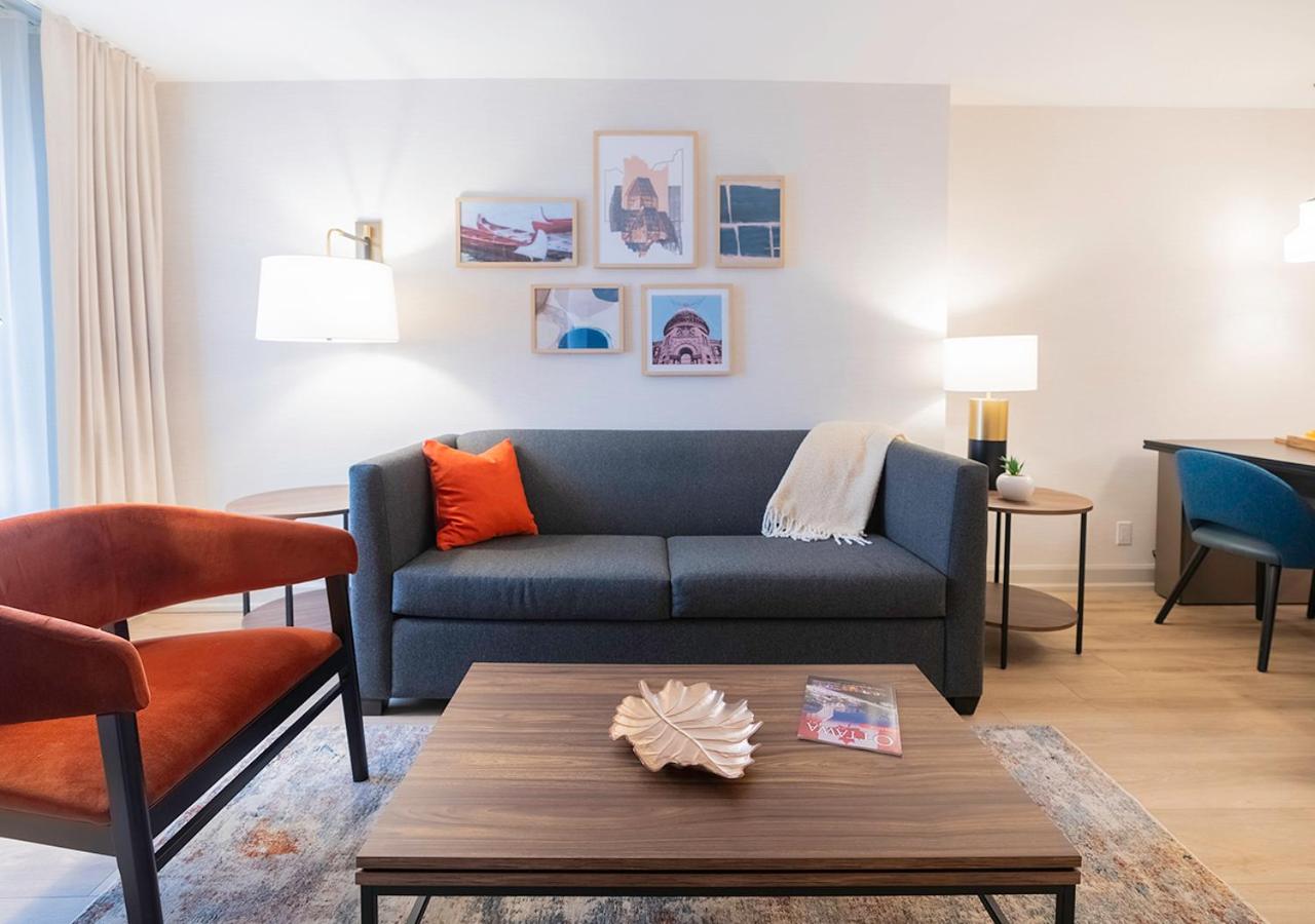 Two-Bedroom Deluxe Apartment with Balcony