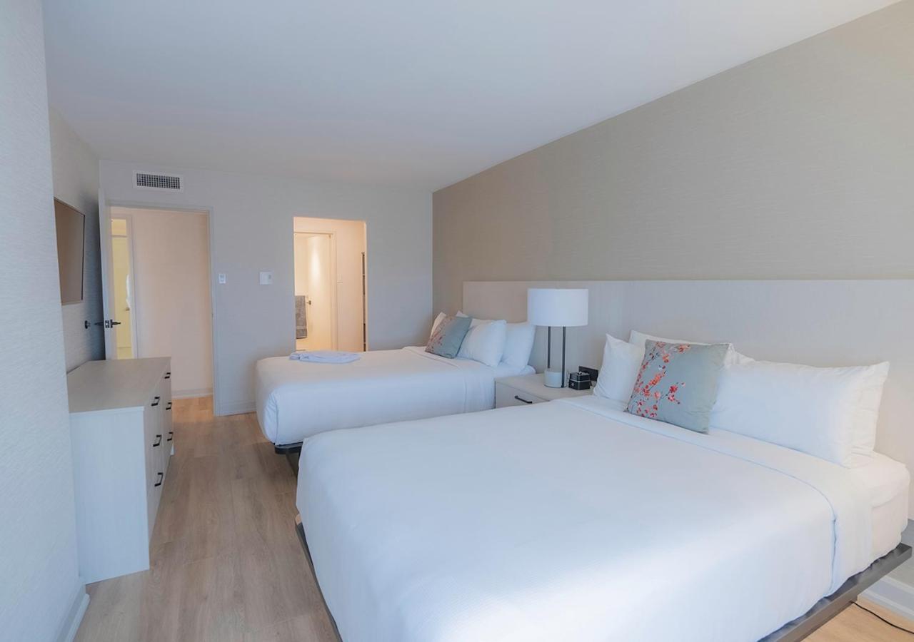 Two-Bedroom Deluxe Apartment with Balcony