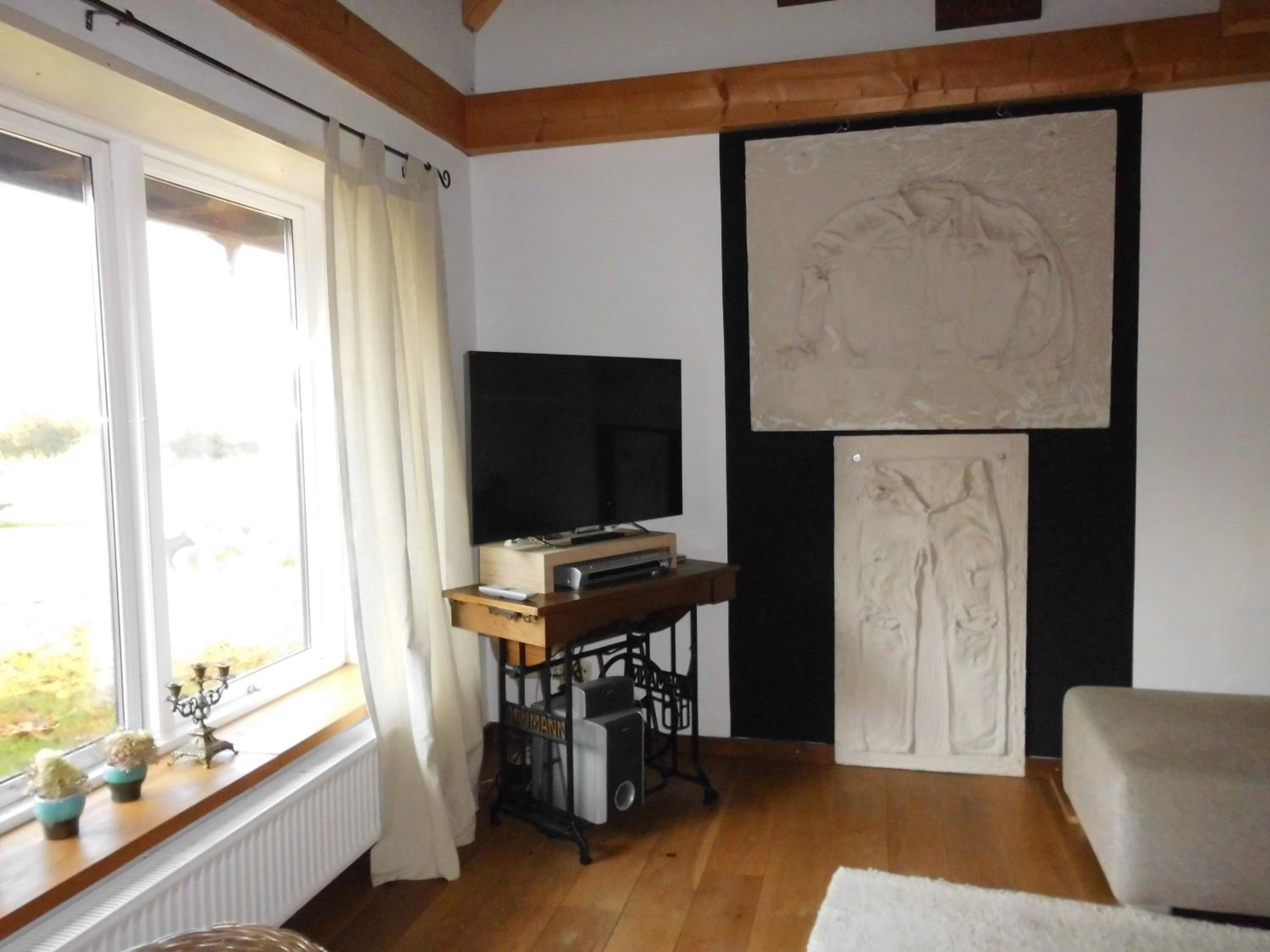 Three-Bedroom House photo 3