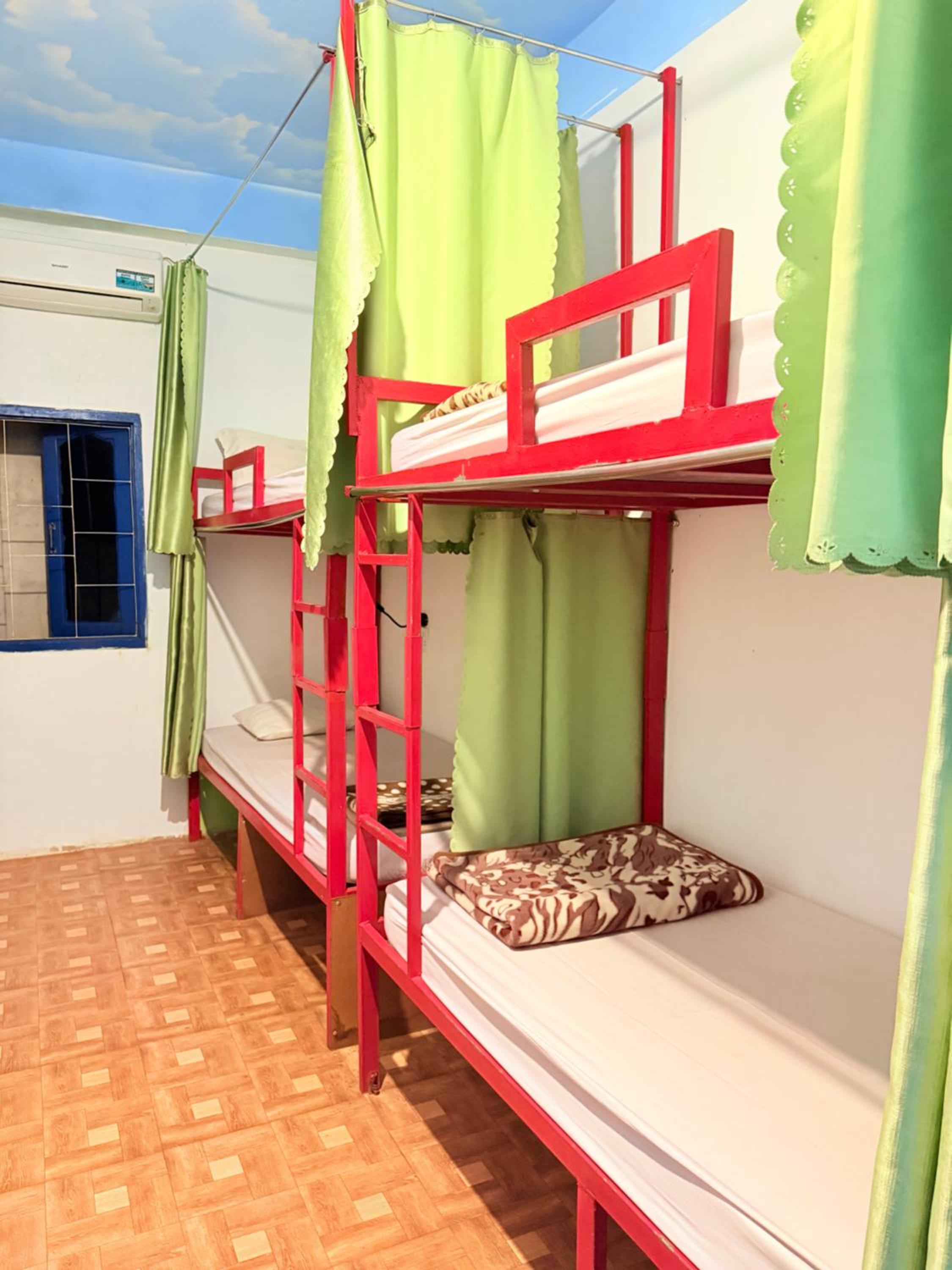 Bed in 6-Bed Female Dormitory Room photo 3