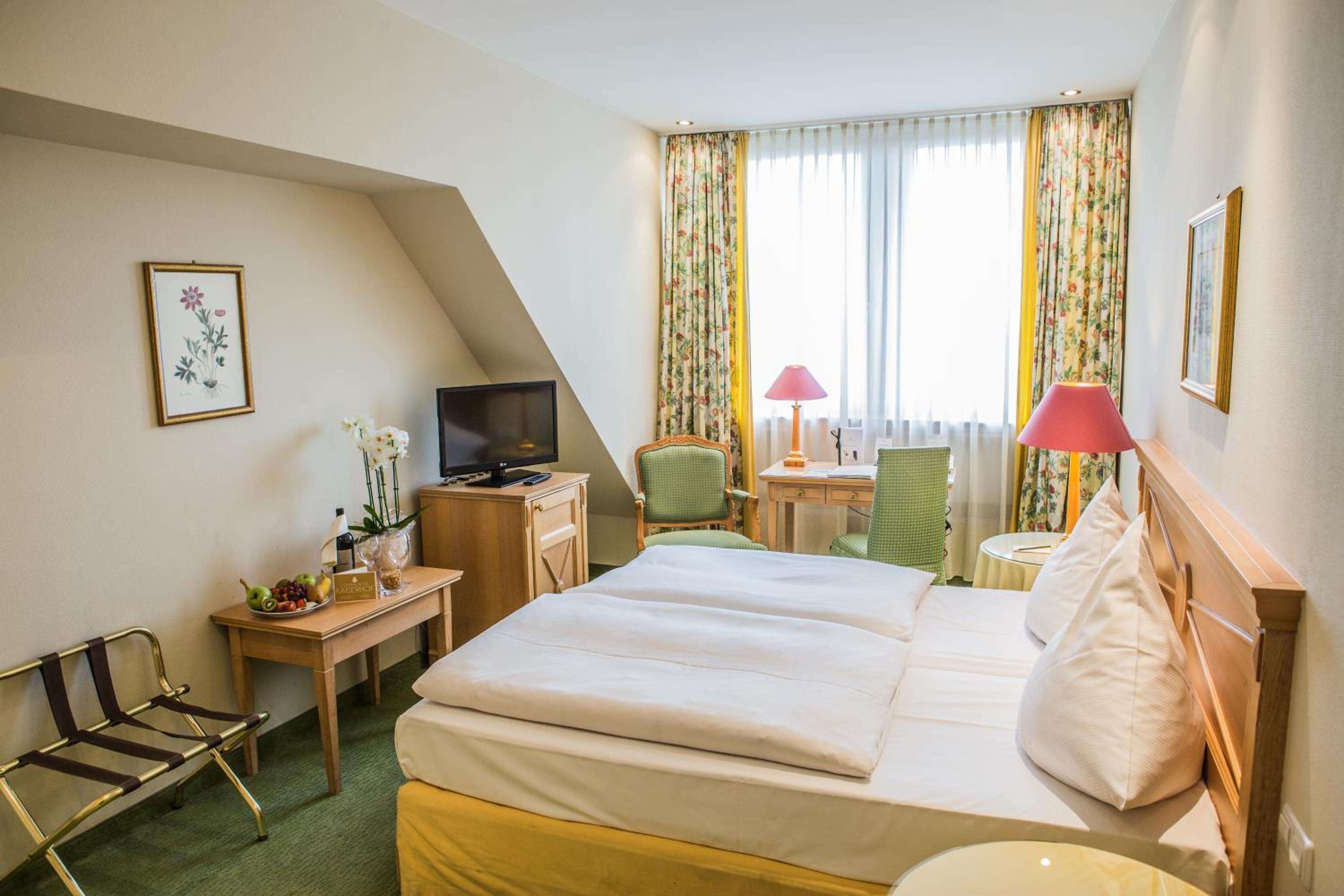 Standard Double Room - Photo 1