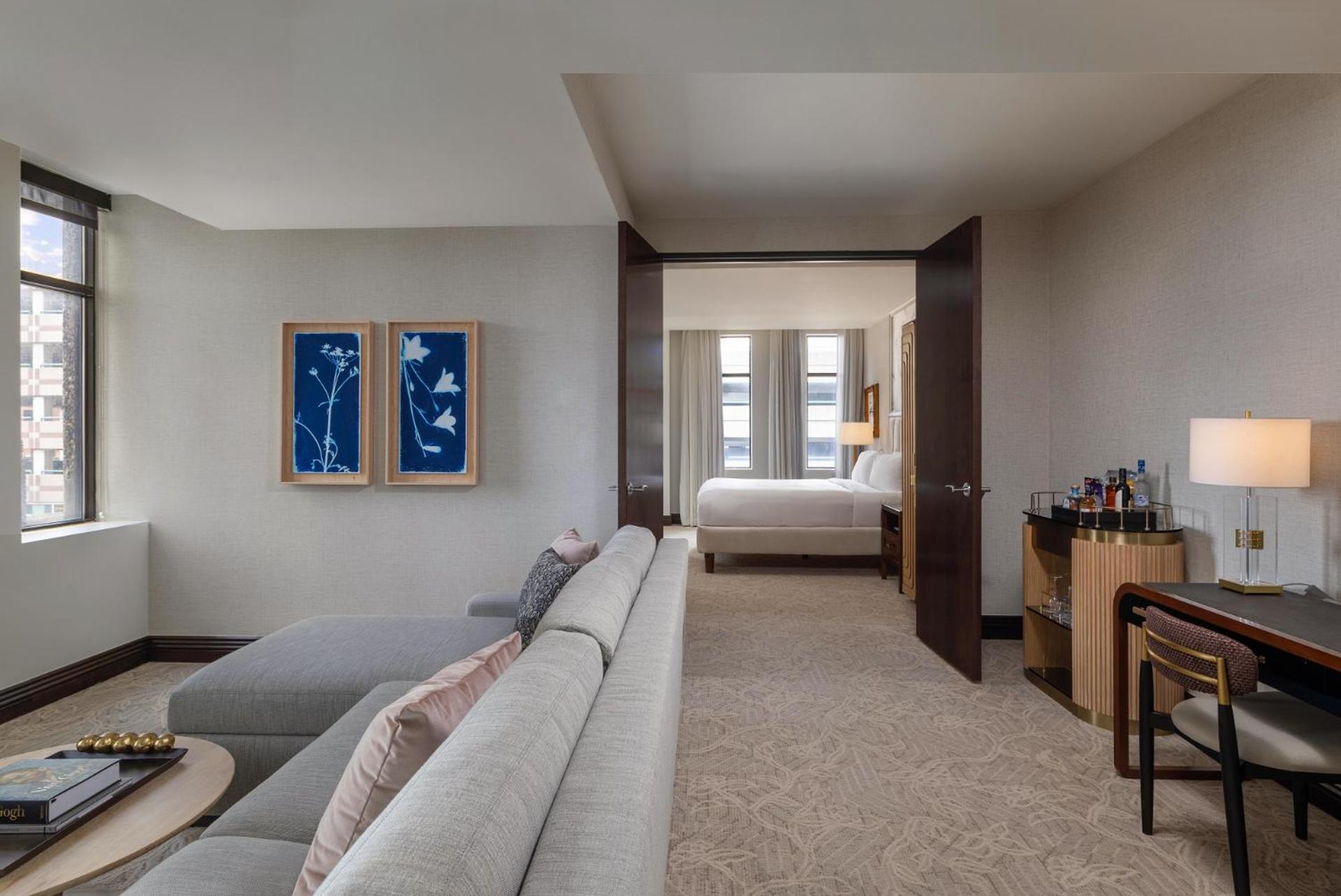 Deluxe Suite - Photo 9