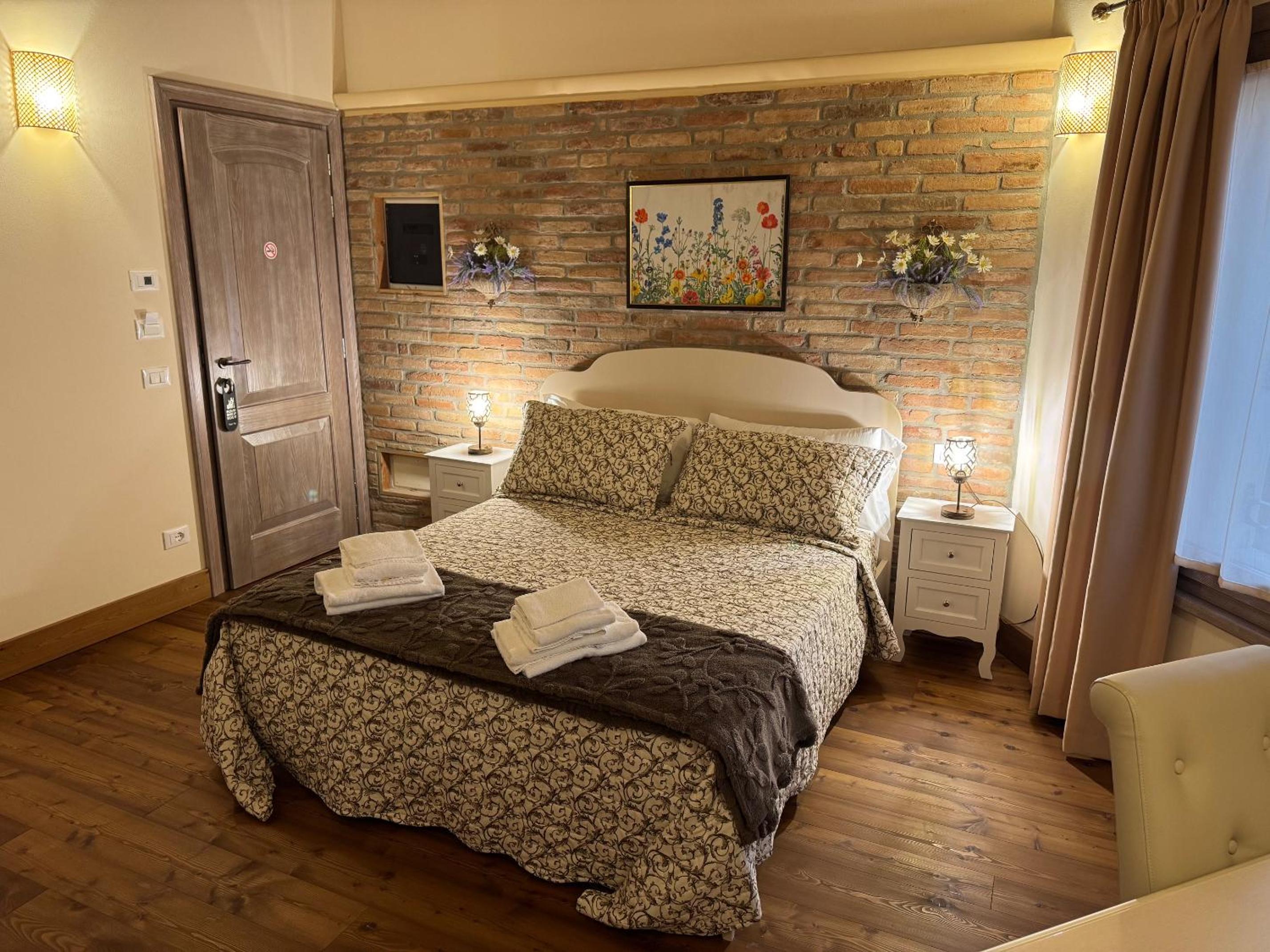 King Room with Spa Bath