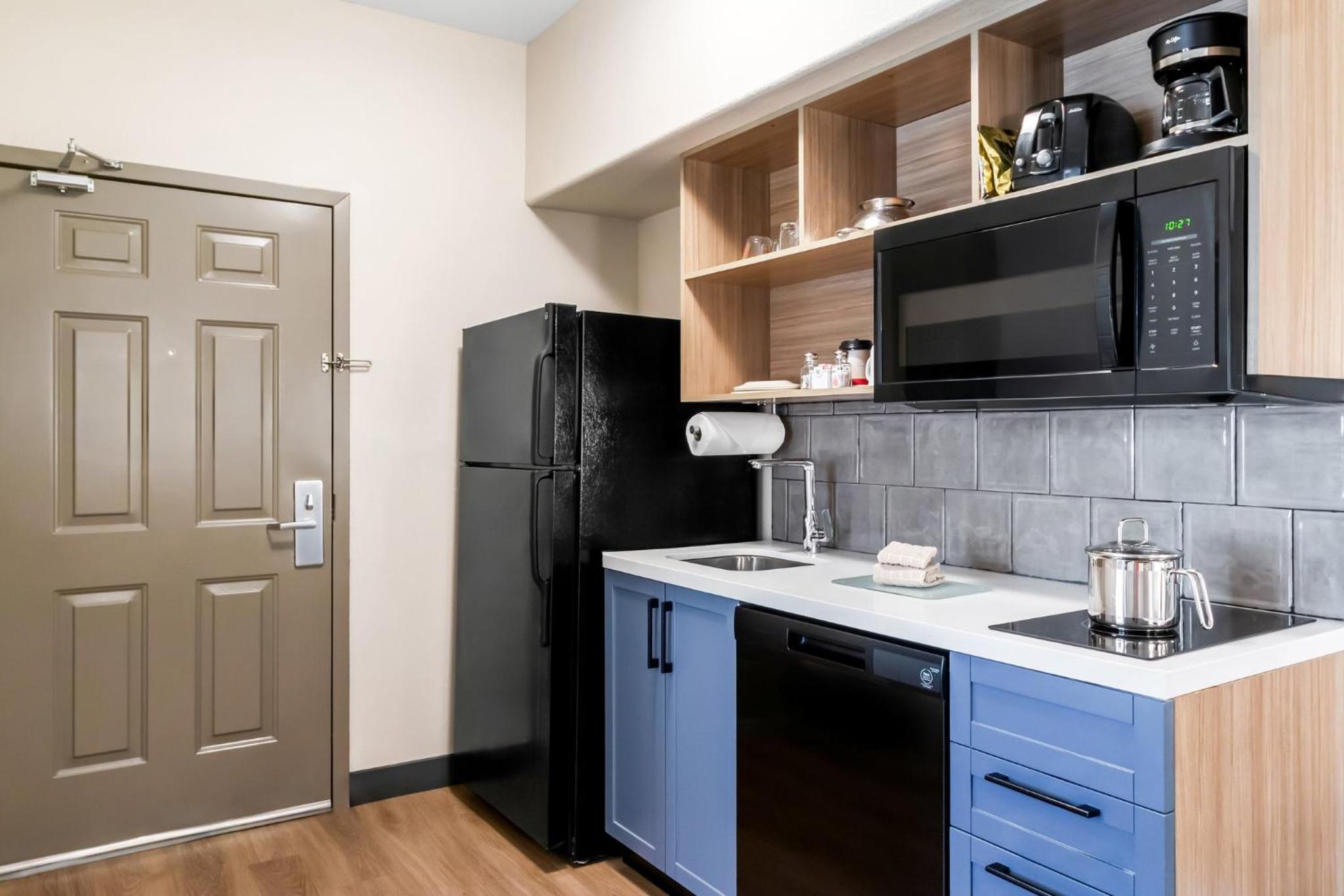 Studio Suite - Photo 4