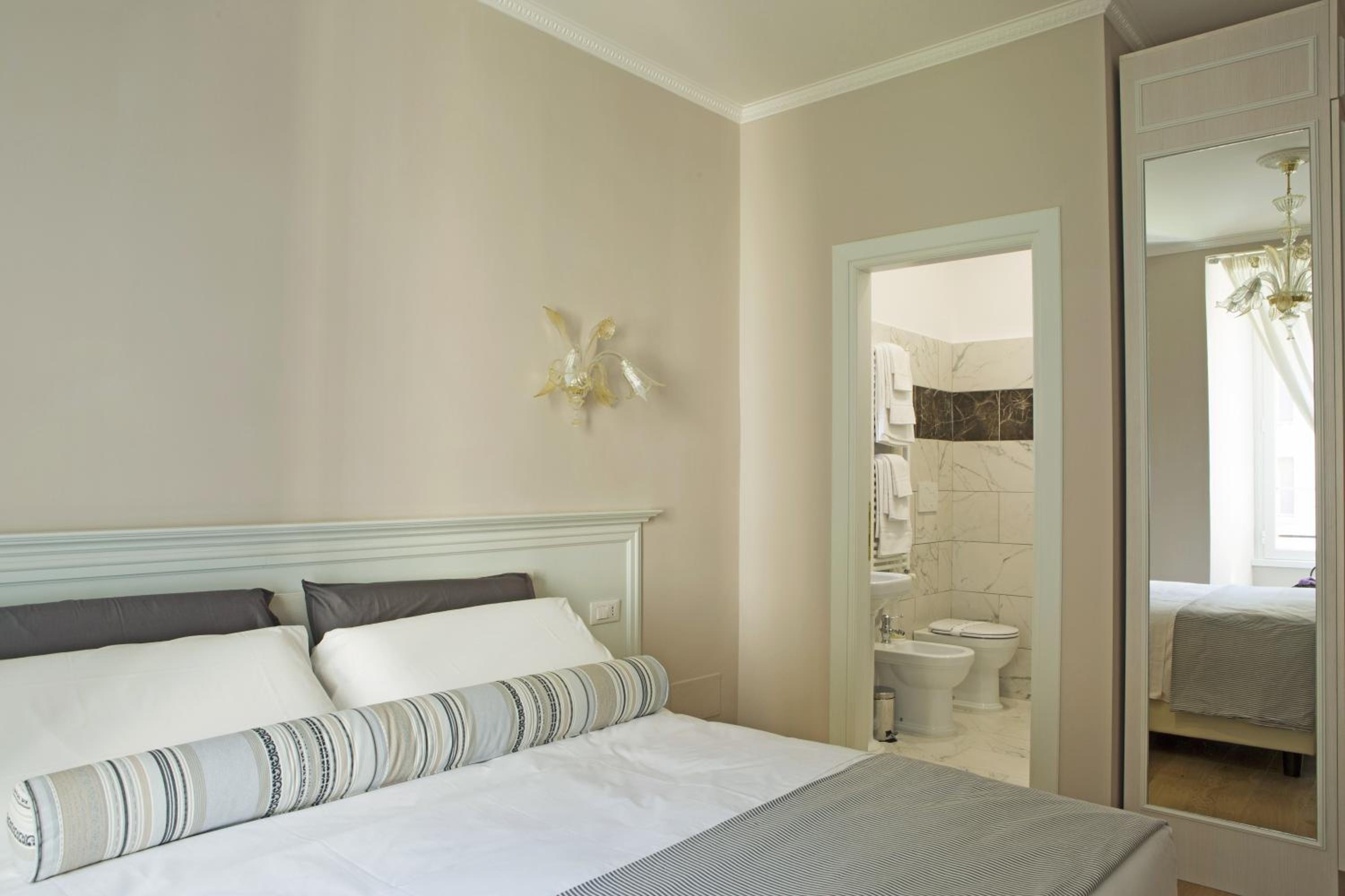 Deluxe Double Room photo 2