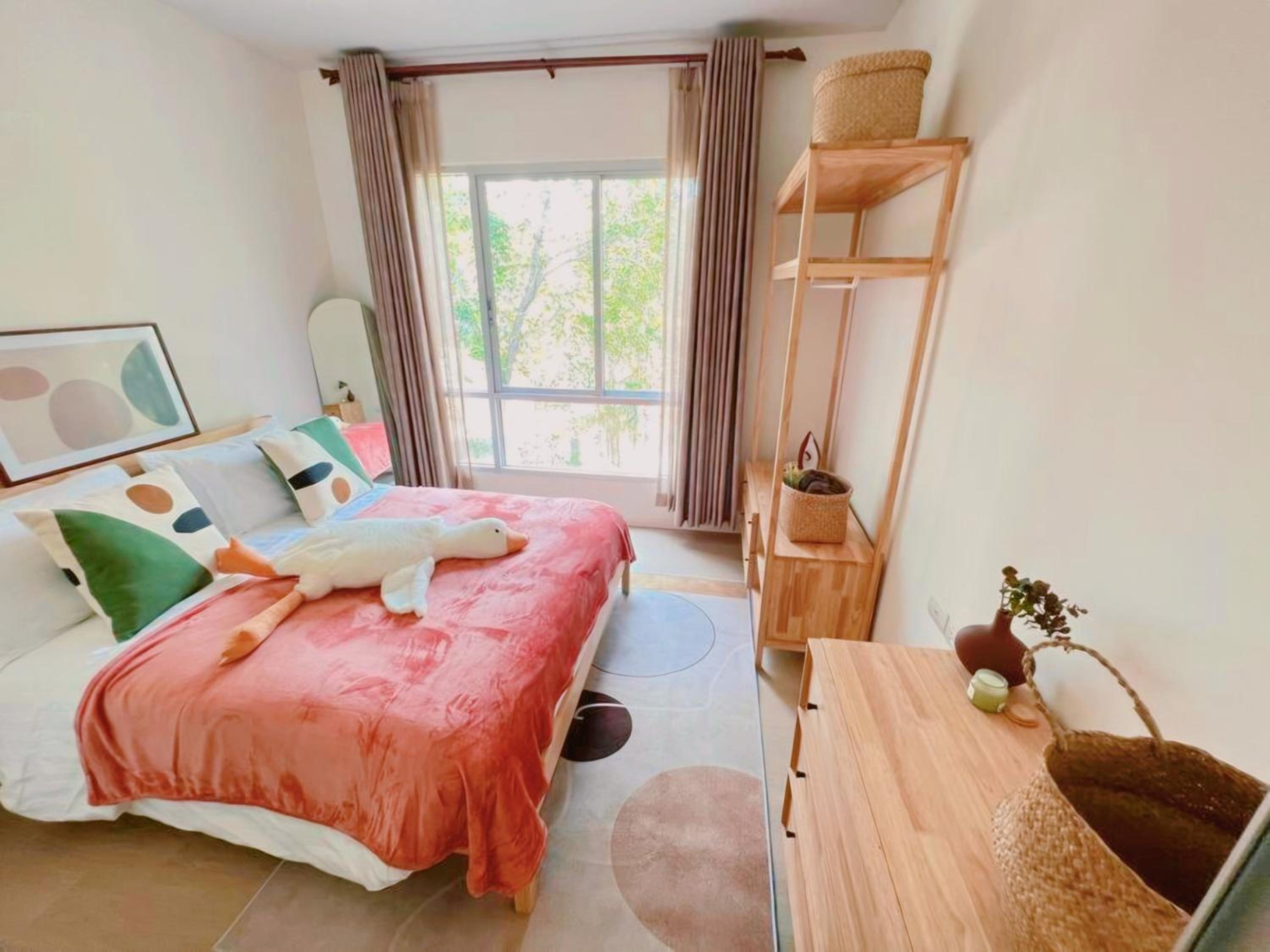 One-Bedroom Apartment photo 3