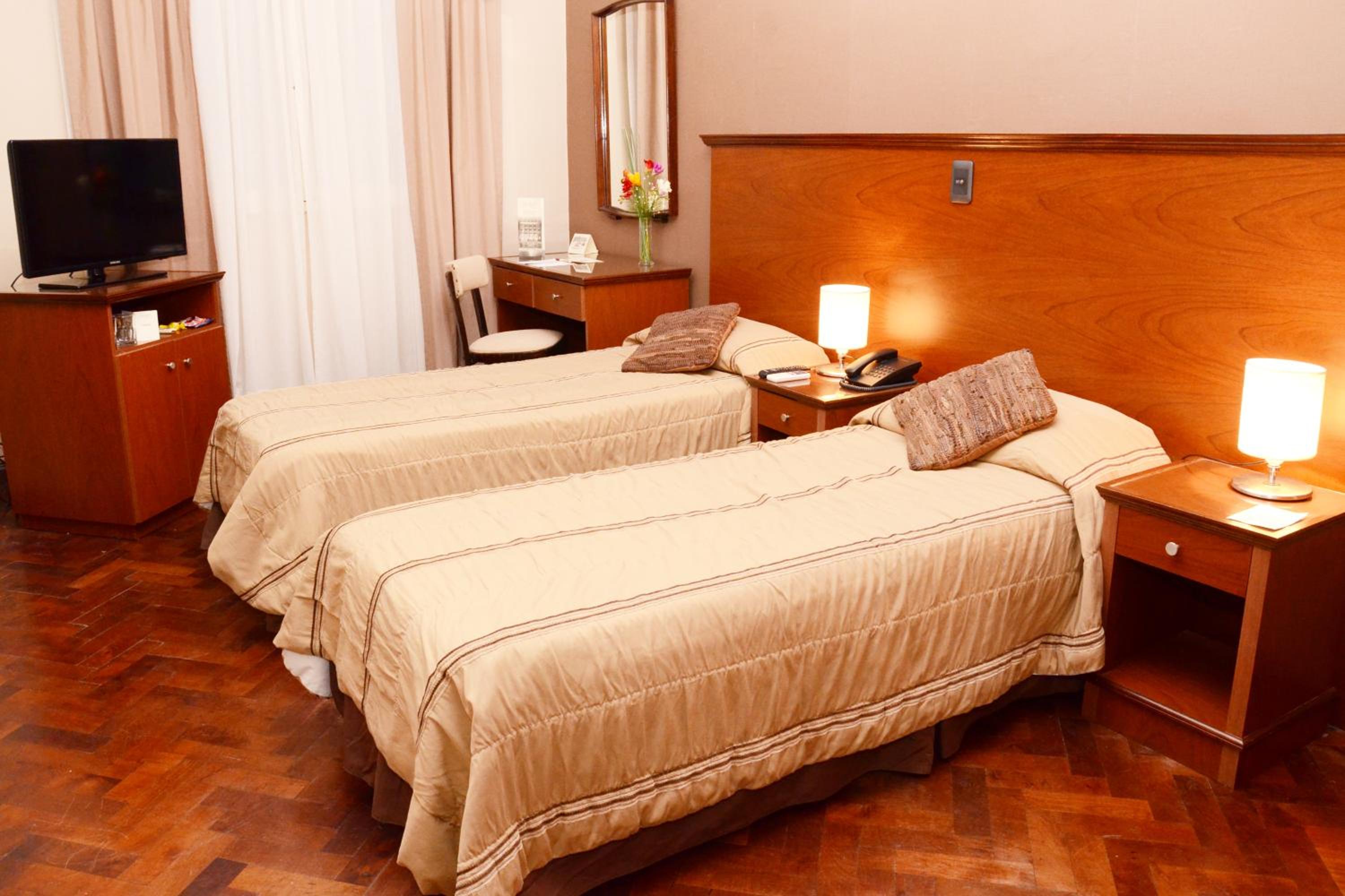 Double or Twin Room photo 3