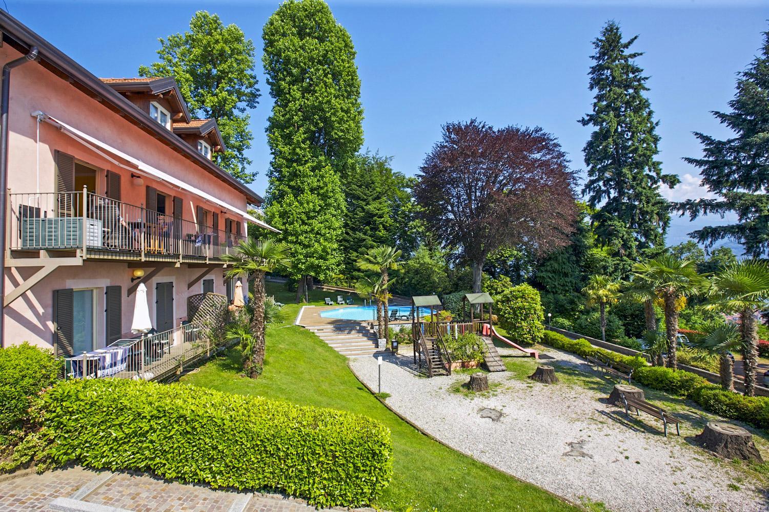 Apartment with Garden View