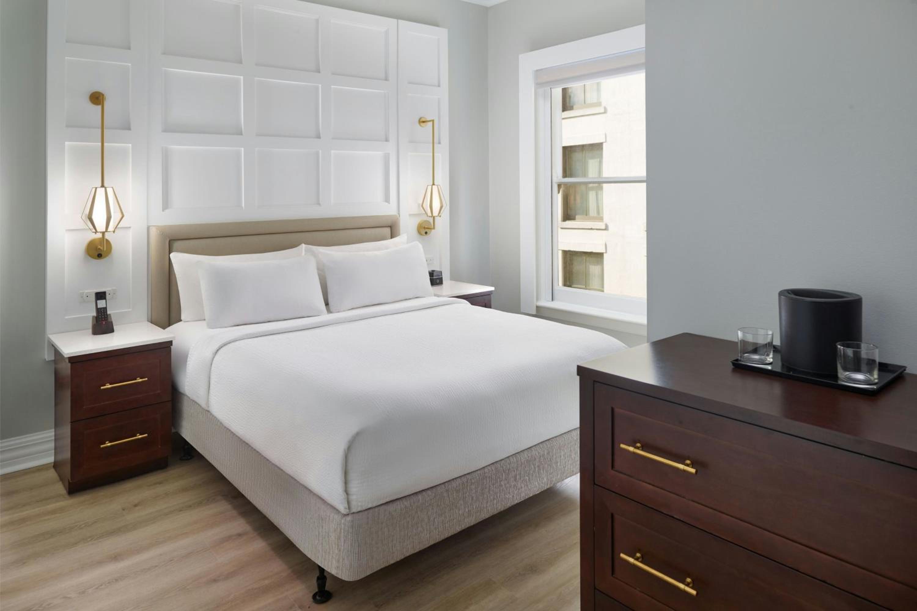 Renovated Queen Studio Suite with Sofa Bed - Mobility Accessible with Tub photo 2