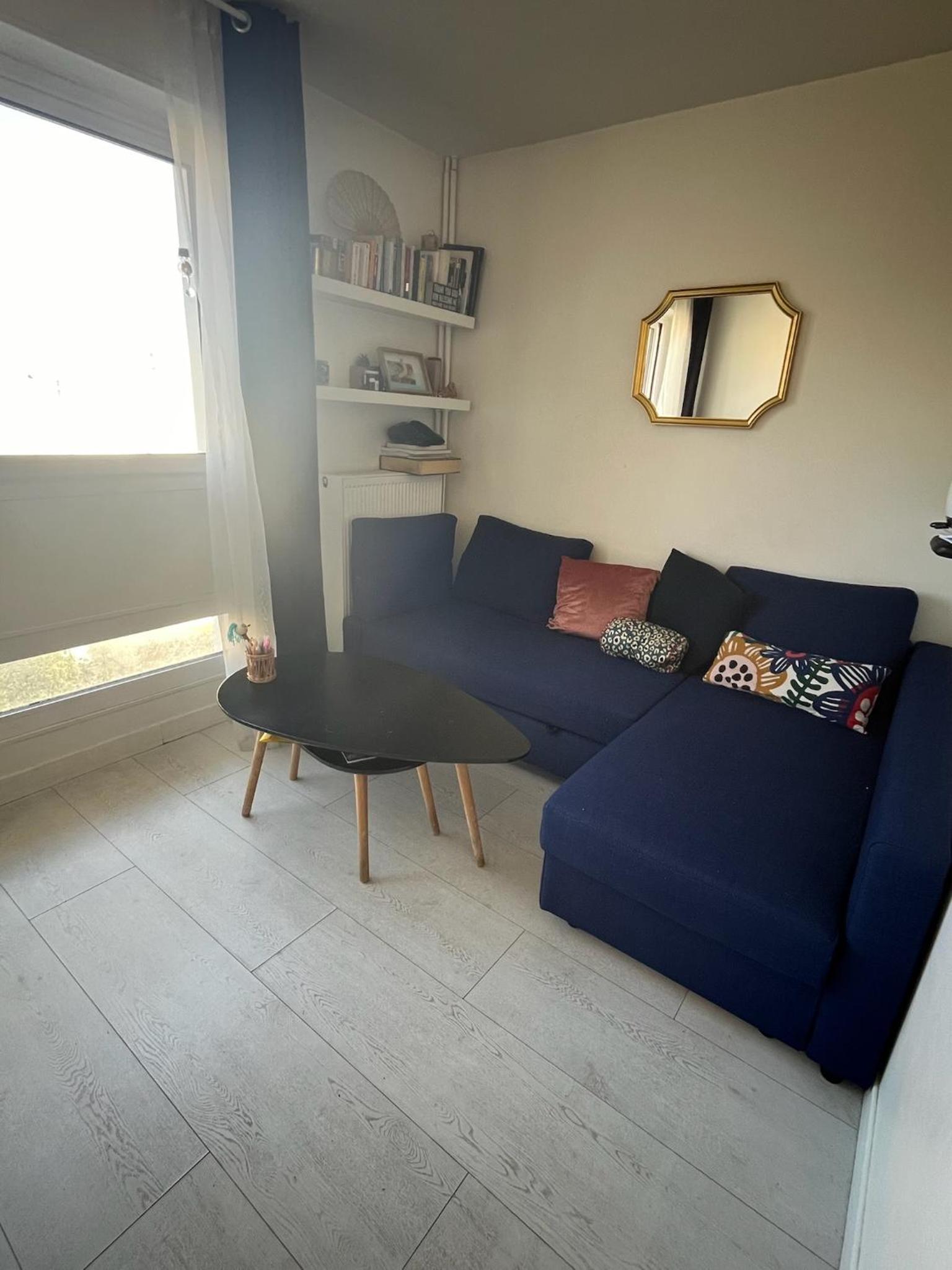 One-Bedroom Apartment photo 2
