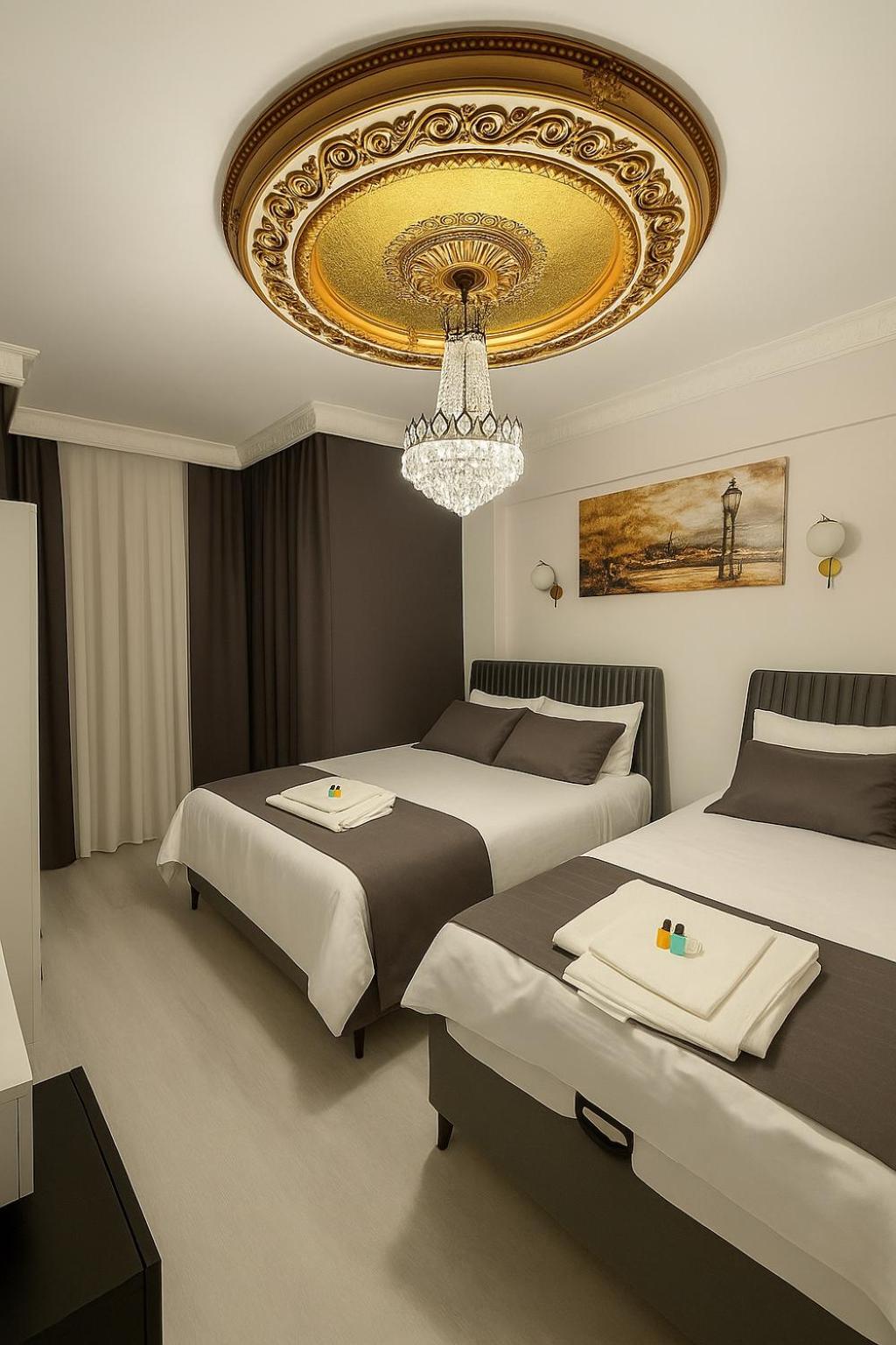 Deluxe Triple Room photo 2