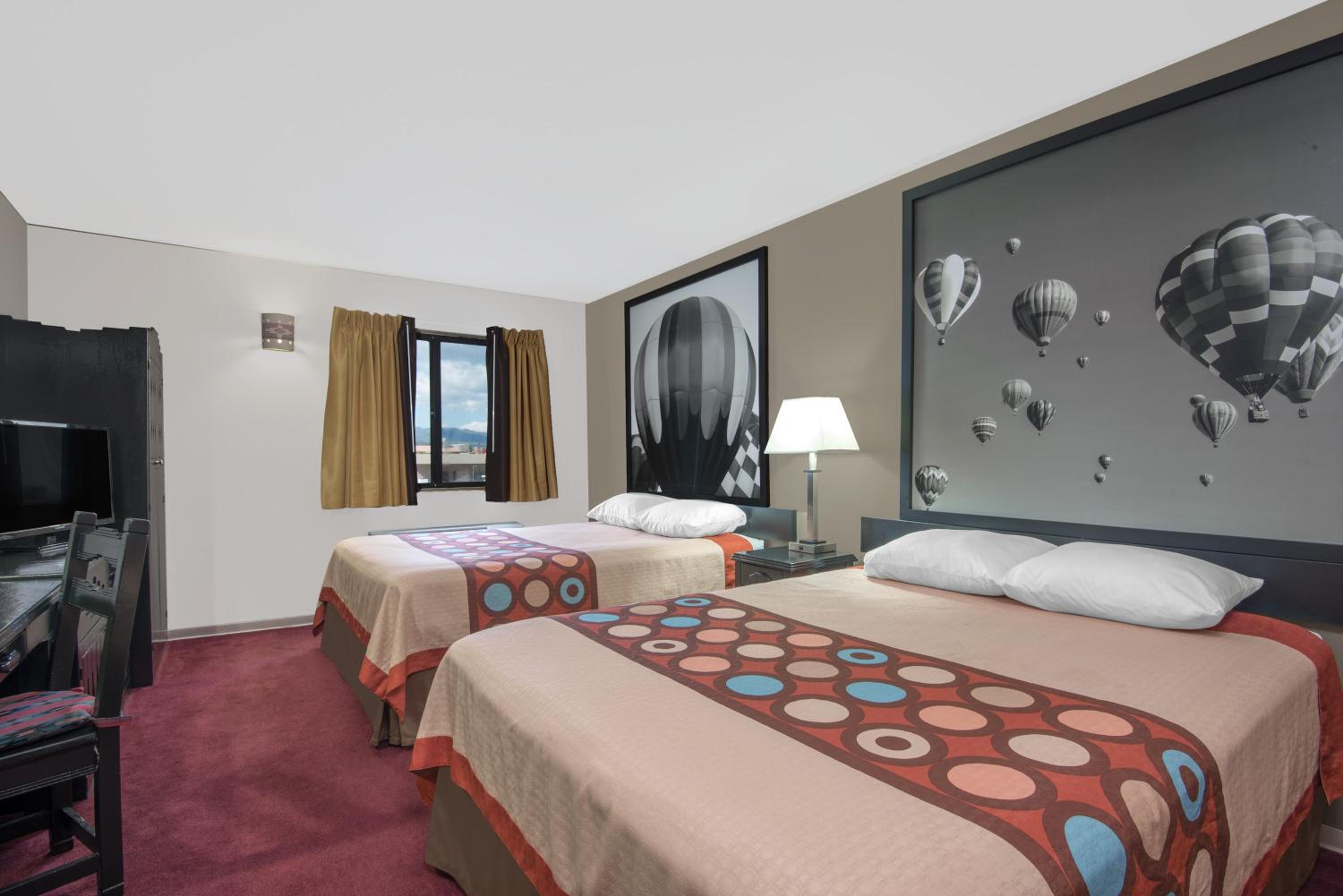 Queen Room with Two Queen Beds - Non-Smoking - Photo 1