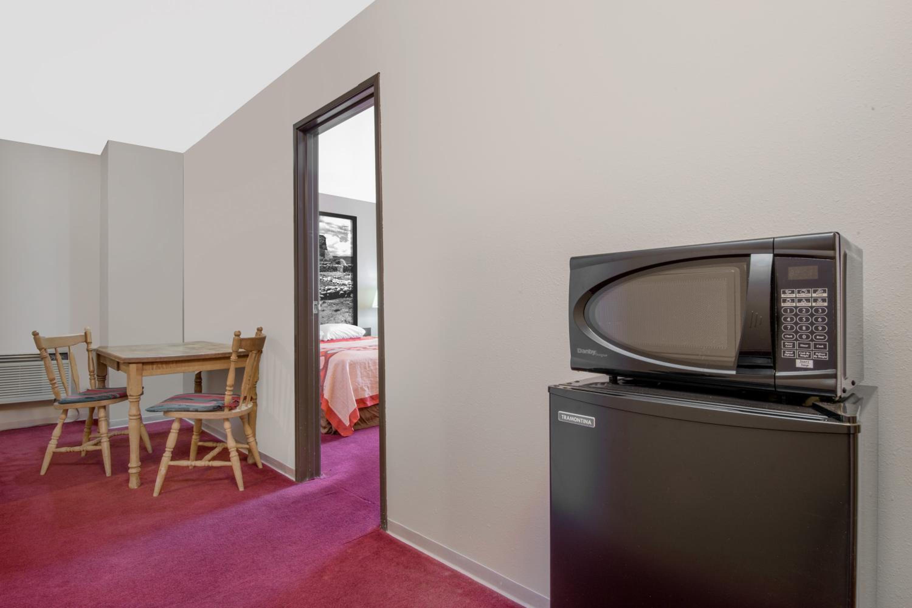 Two-Bedroom Suite - Non-Smoking - Photo 4
