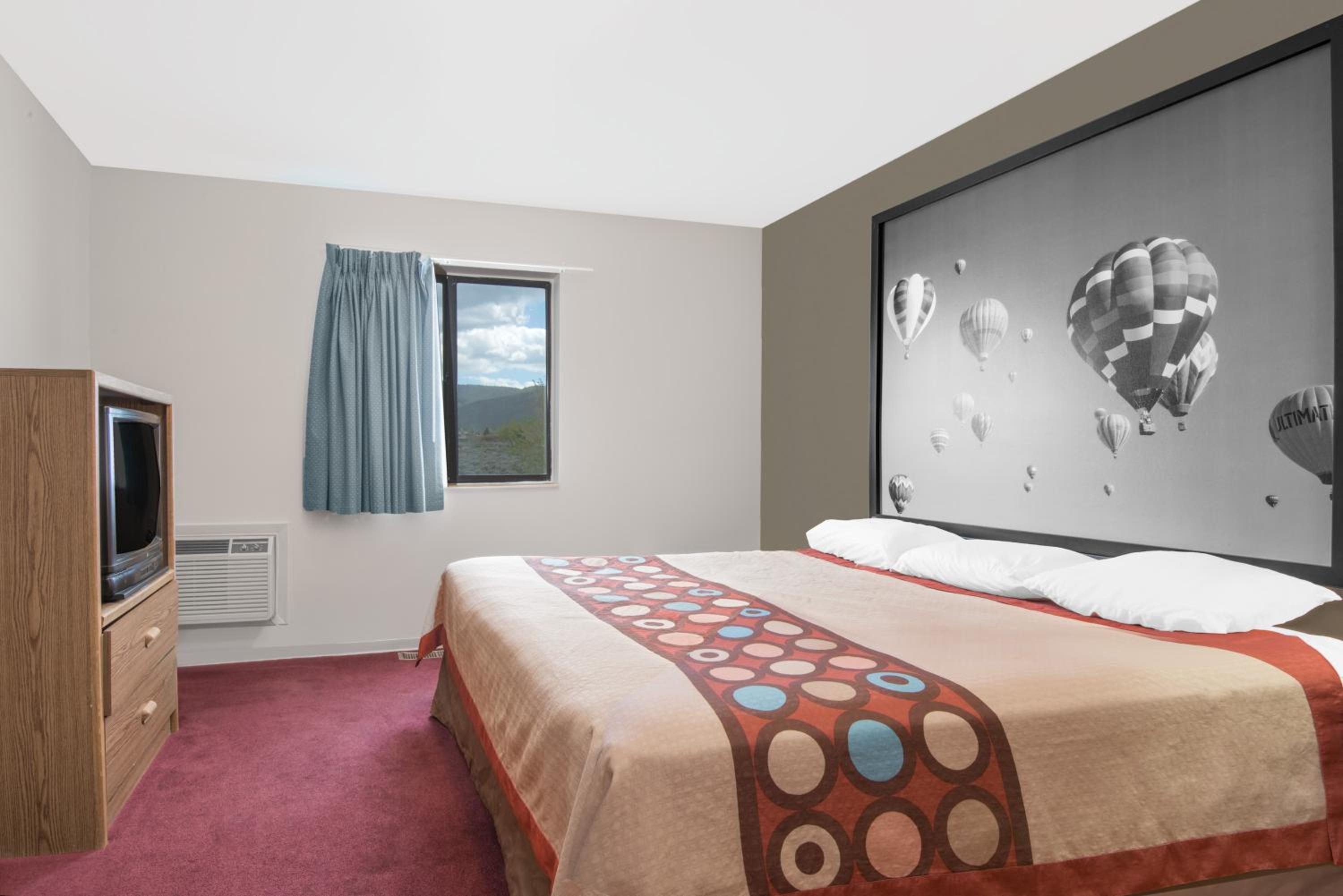 King Room - Non-Smoking - Photo 1
