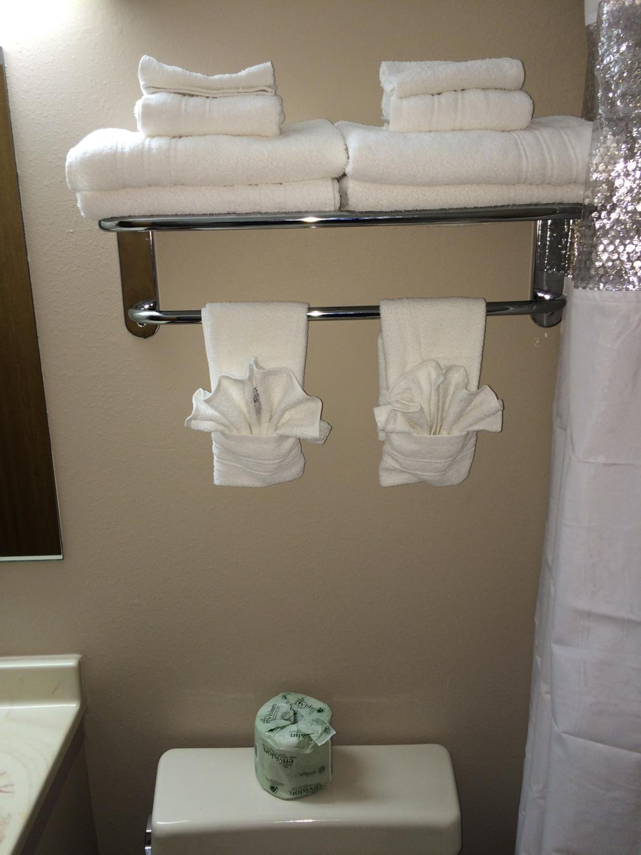 King Room - Non-Smoking - Photo 5