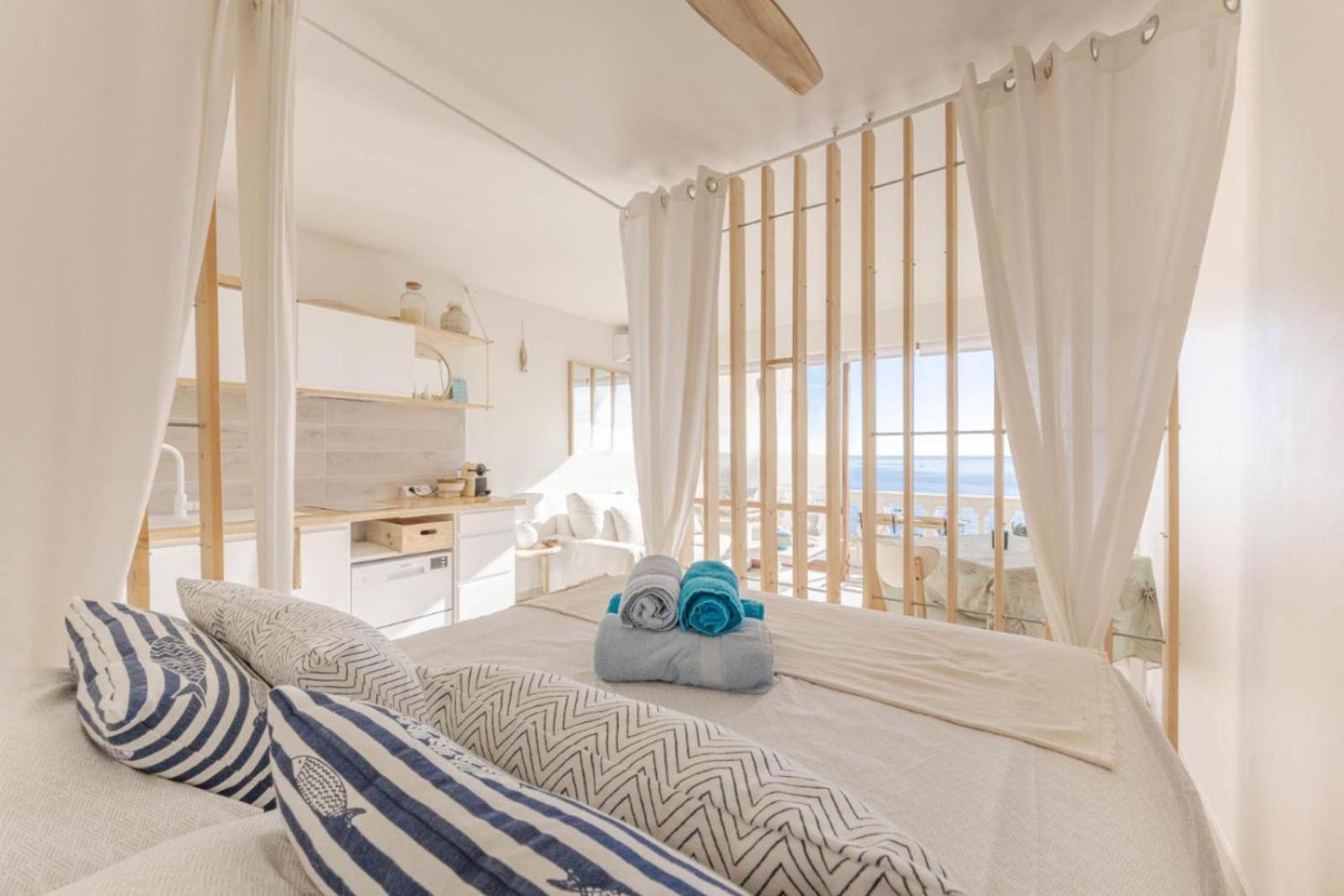 Apartment with Sea View photo 3