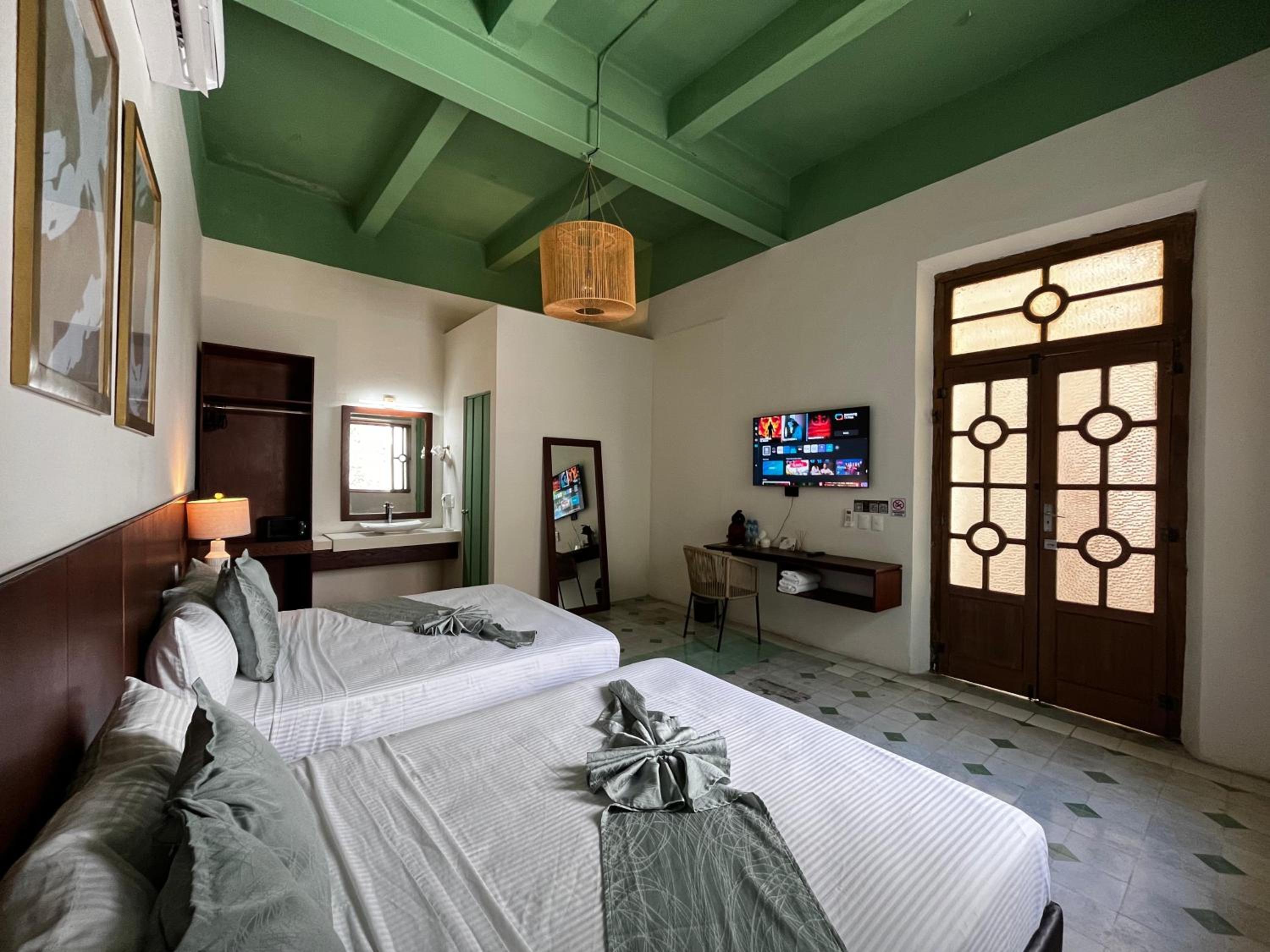 Deluxe Twin Room photo 2