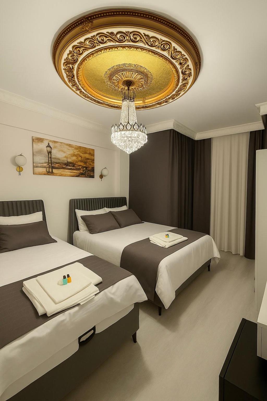 Deluxe Triple Room photo 3