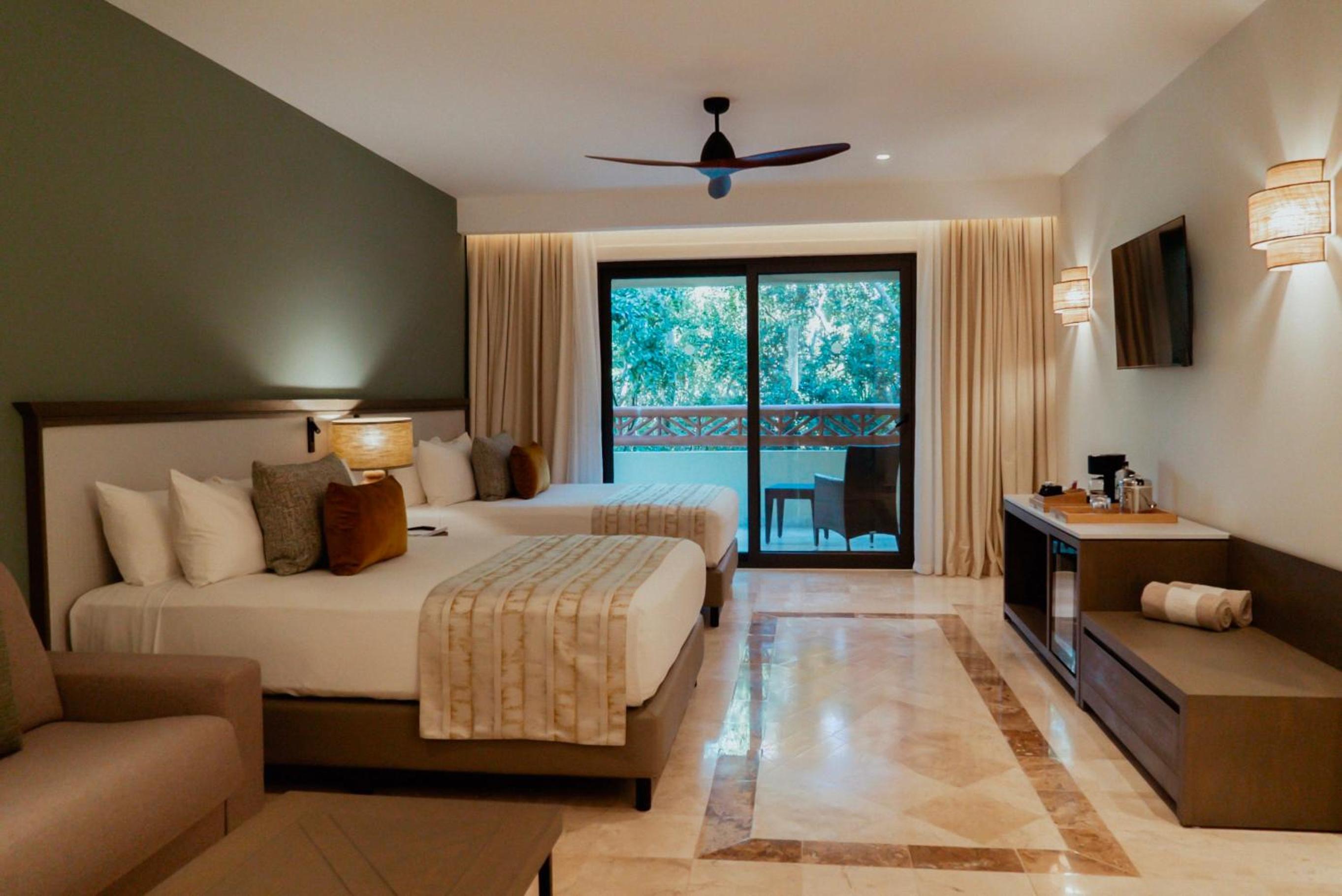 Premium Deluxe Double Room photo 2