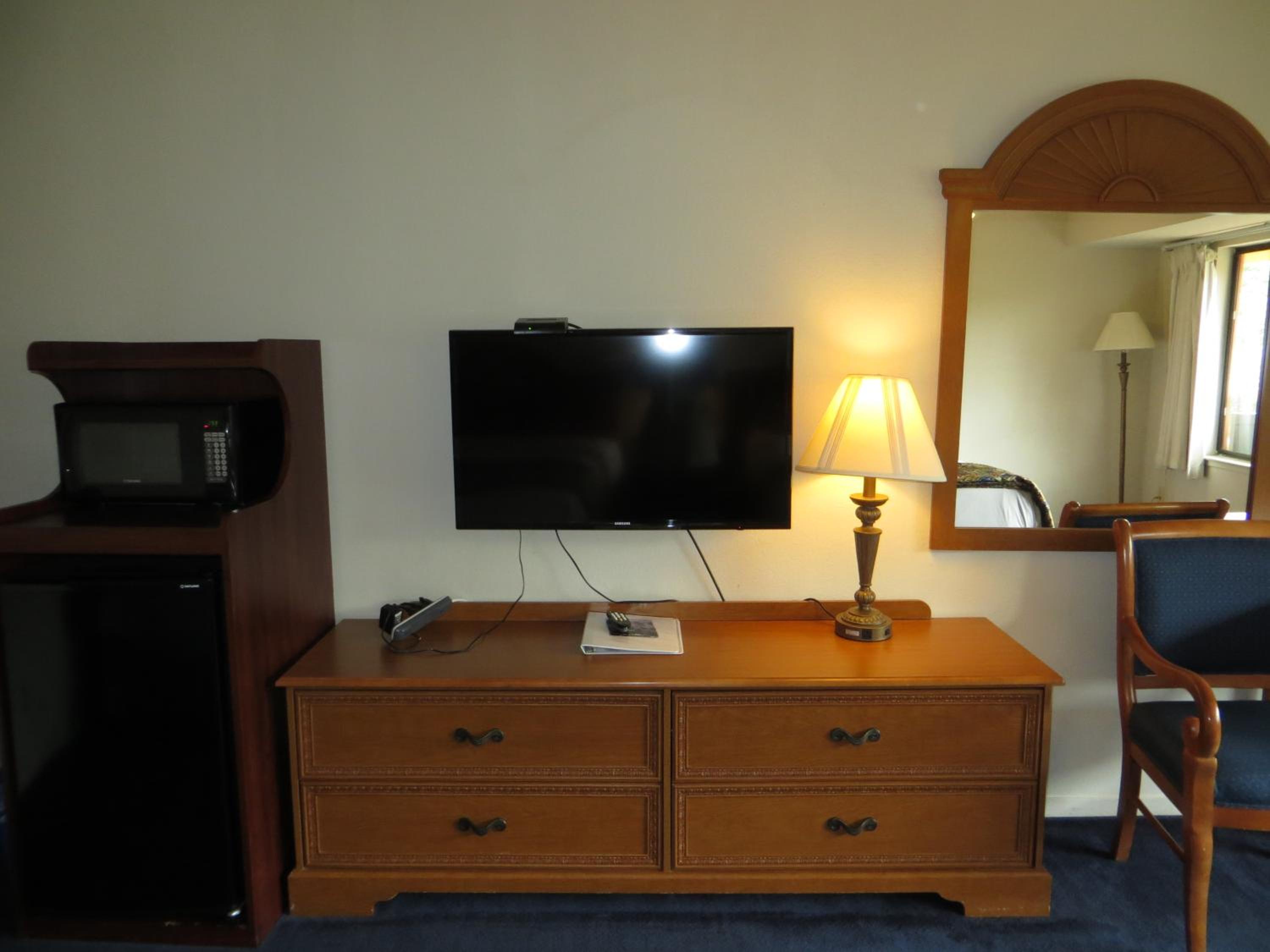 Queen Room with Fire place