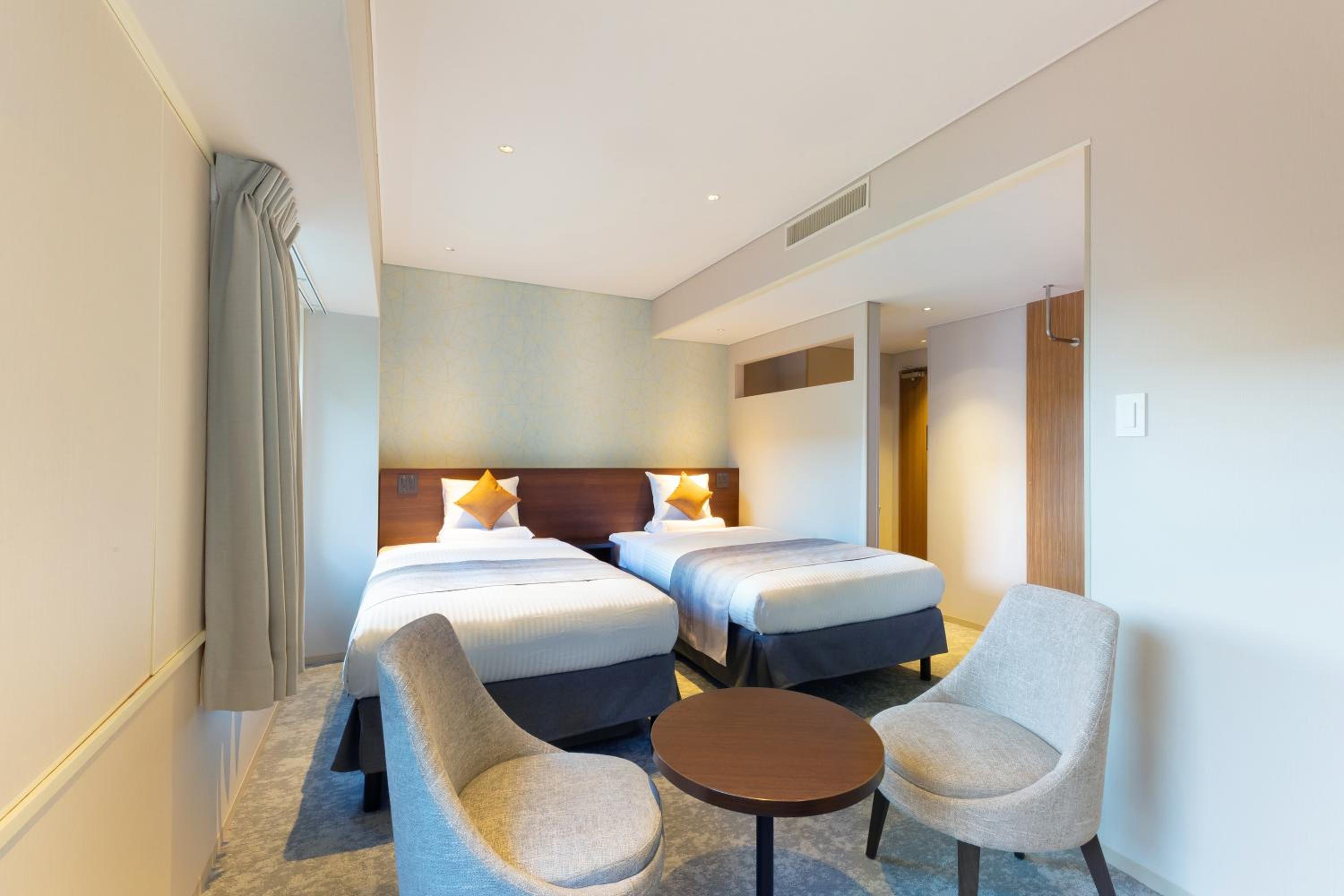 Deluxe Twin Room - Non Smoking - Photo 3