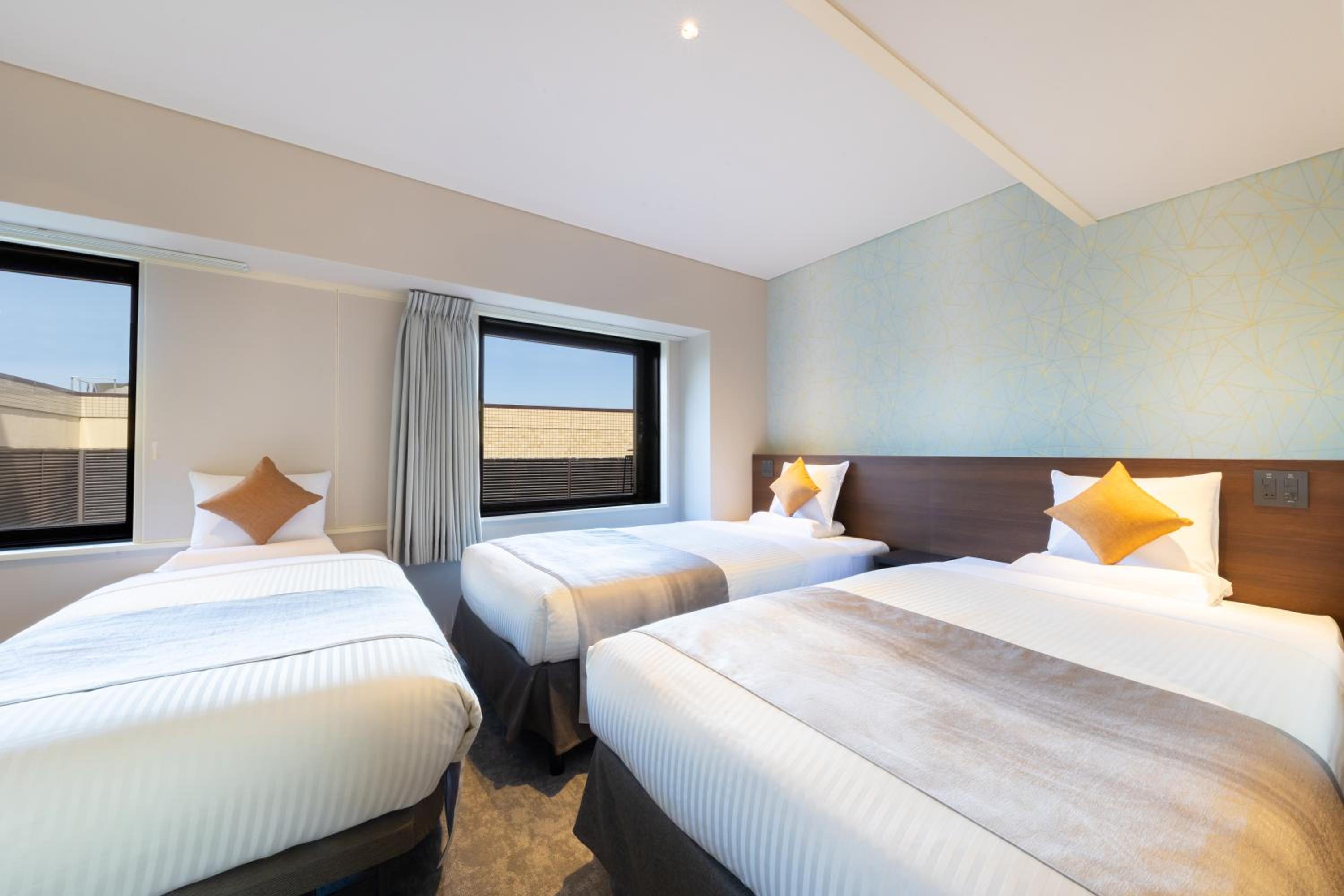 Deluxe Twin Room - Non Smoking - Photo 2
