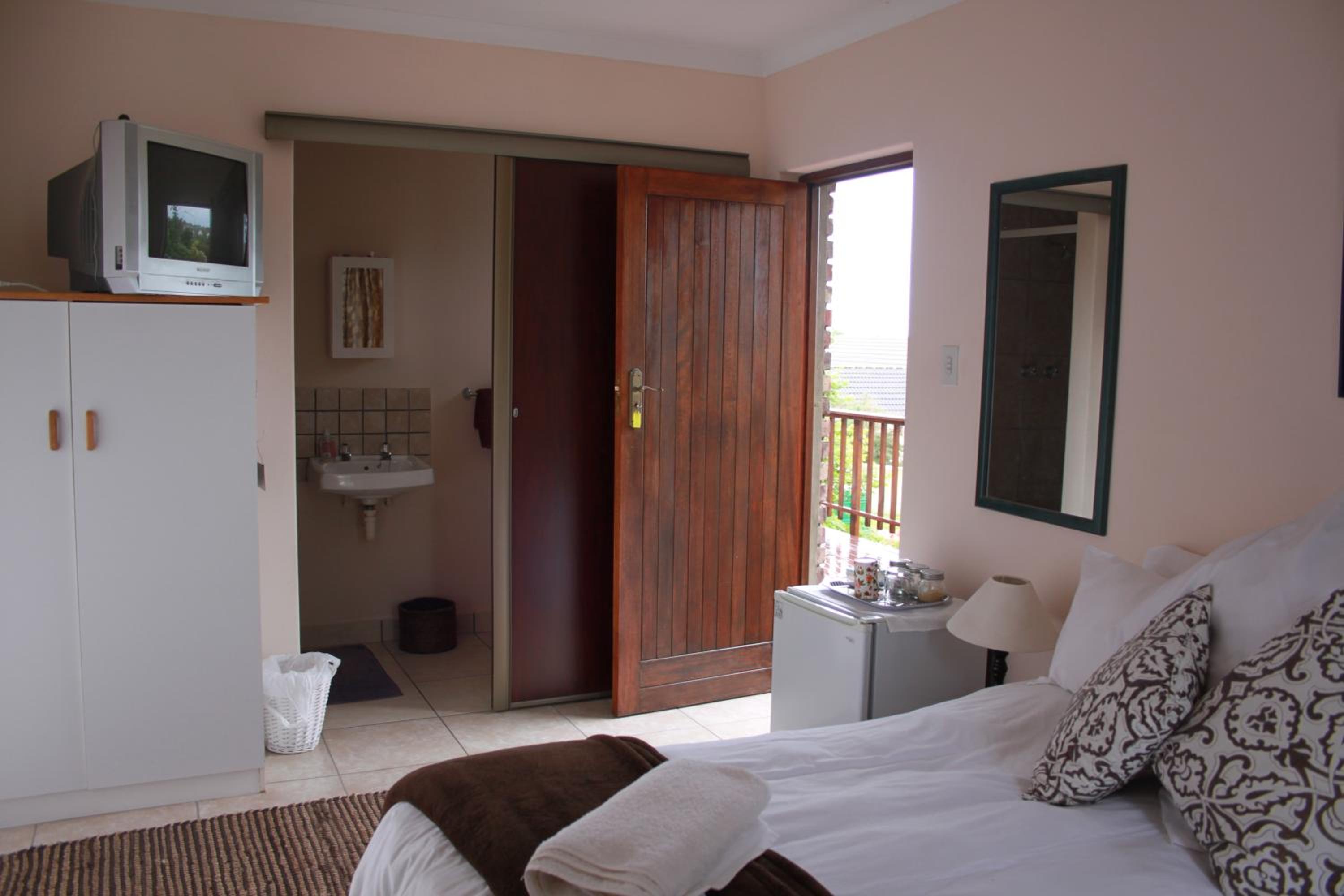 Standard Queen Room - Photo 2