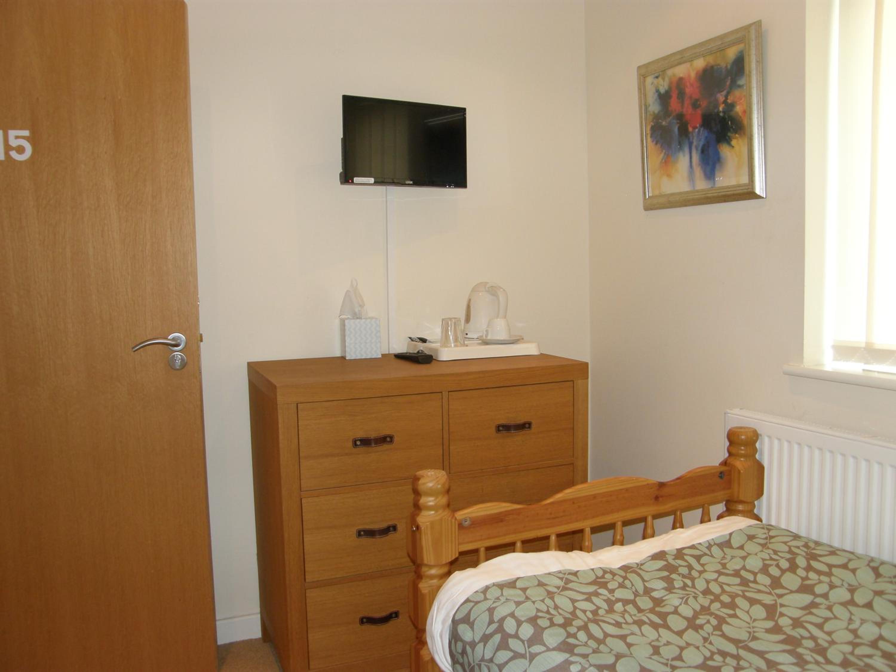 Single Room with Shared Bathroom