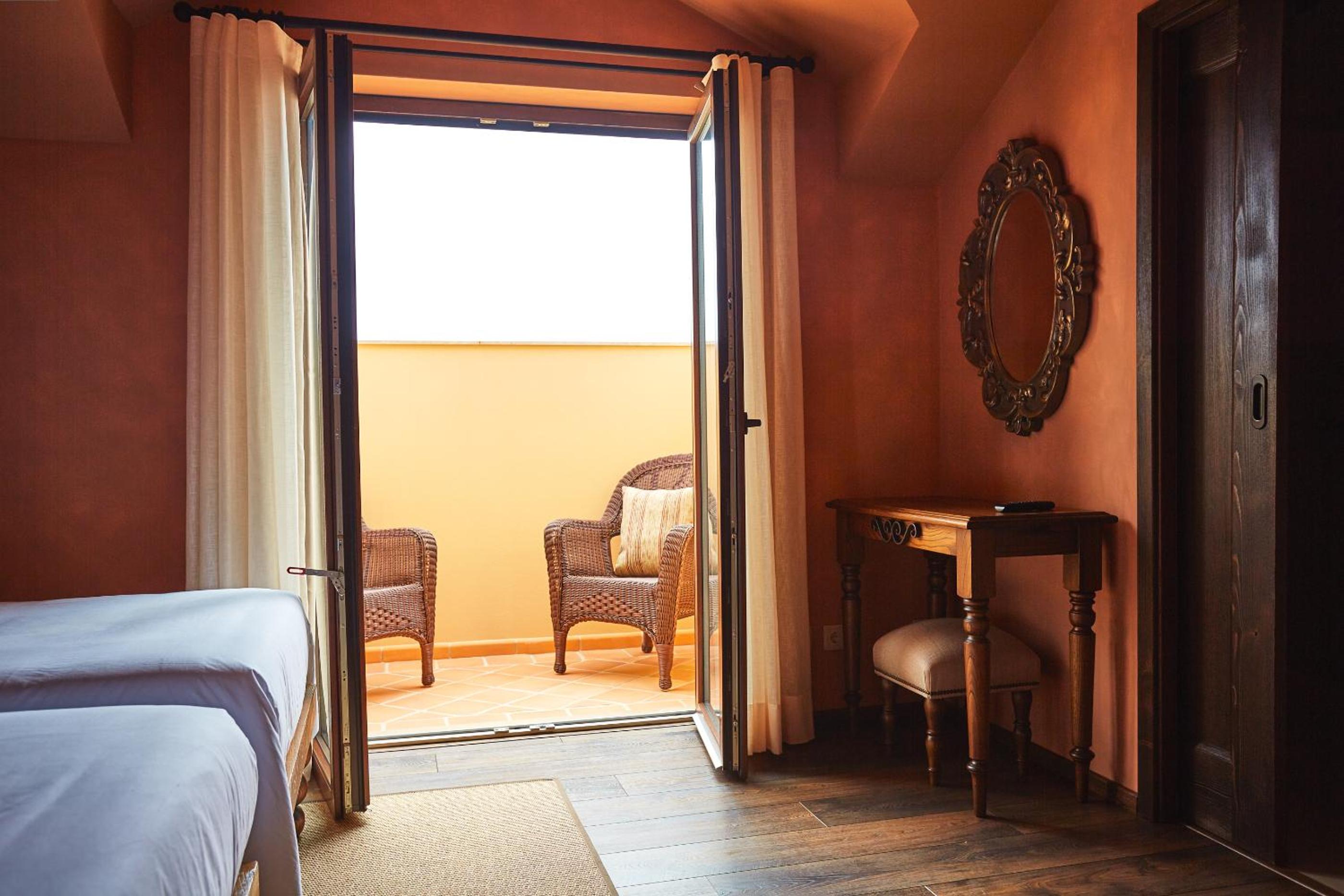 Superior Twin Room photo 3