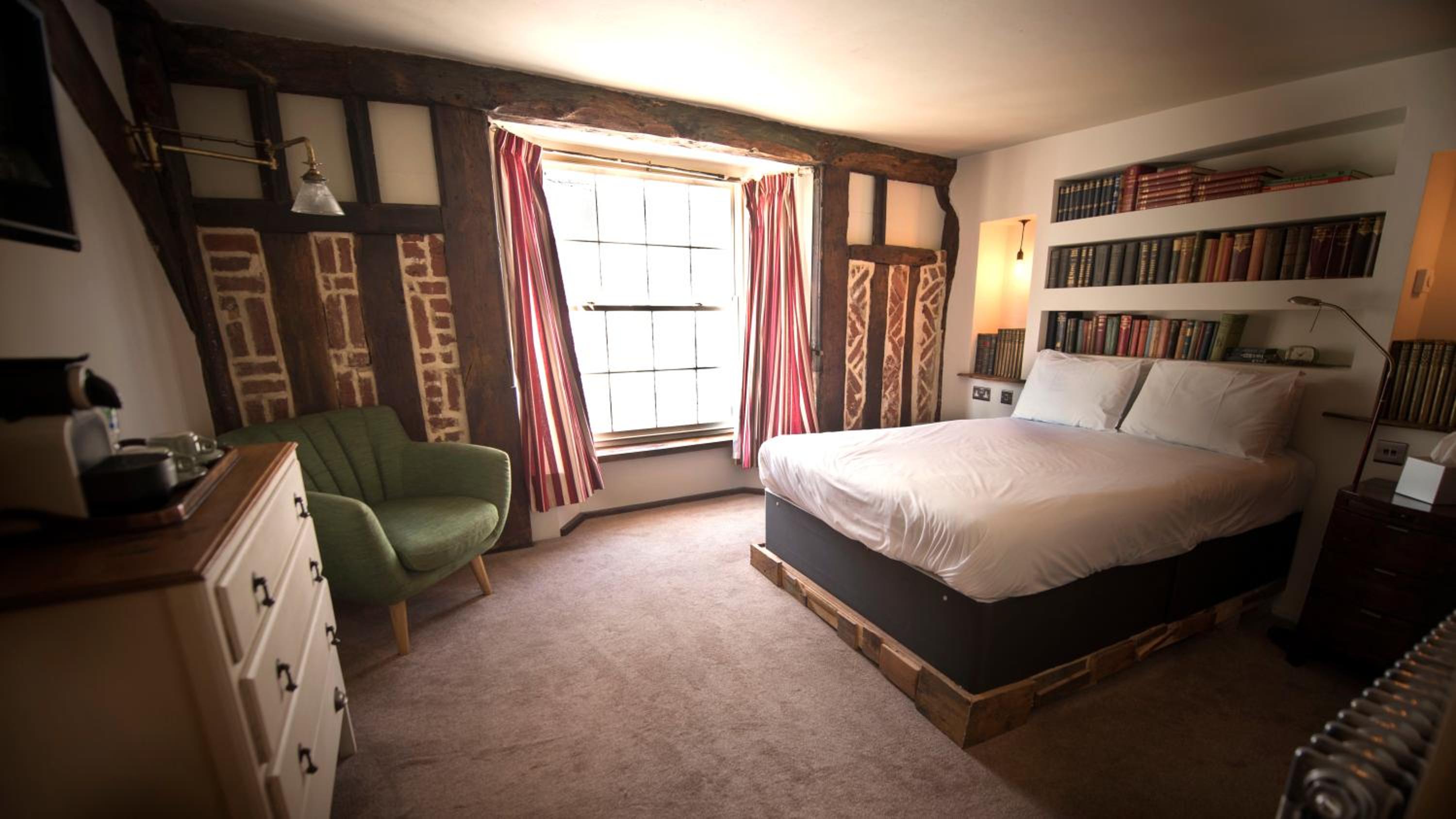 Standard Double Room - Photo 7