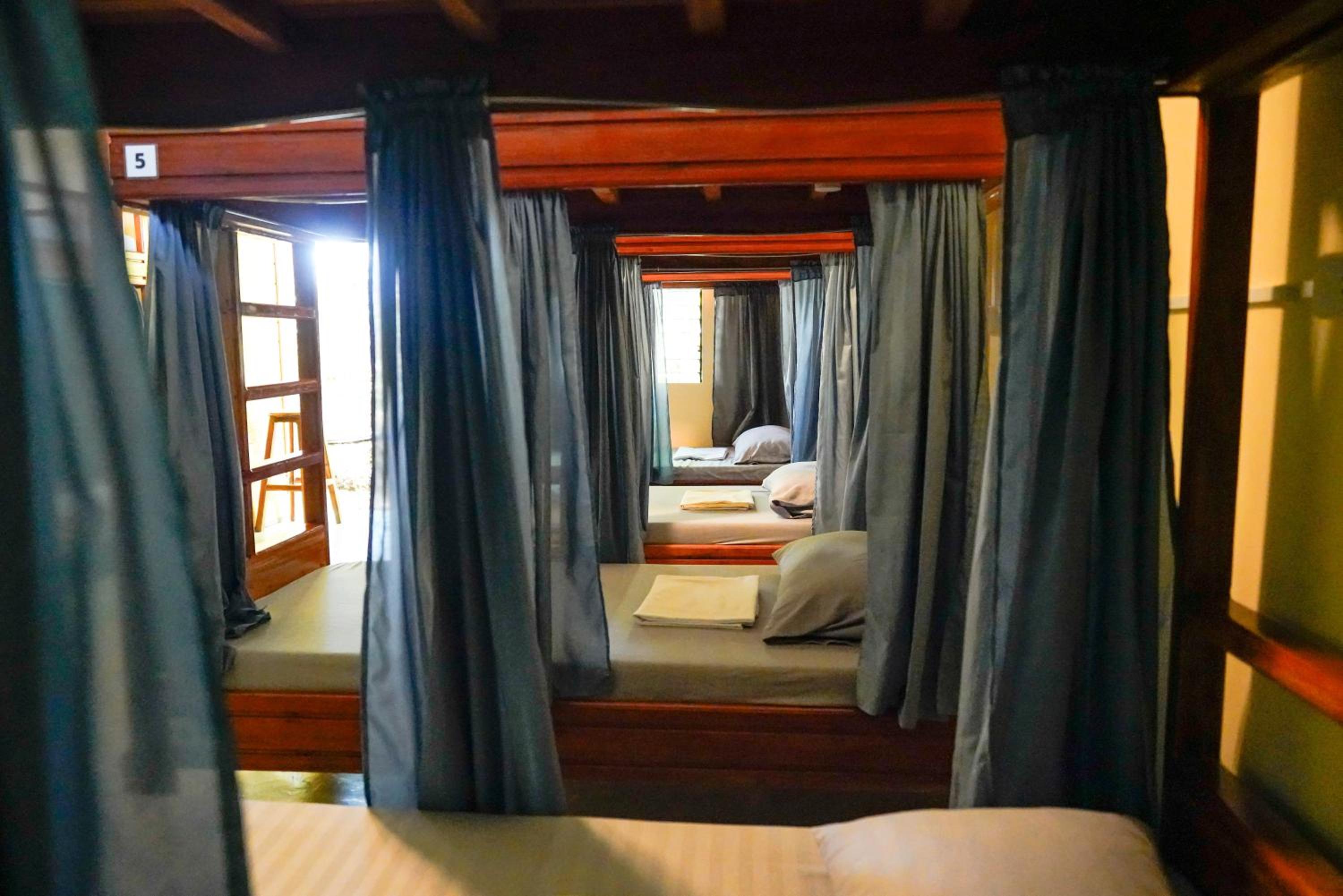 10-Bed Mixed Dormitory Room photo 2